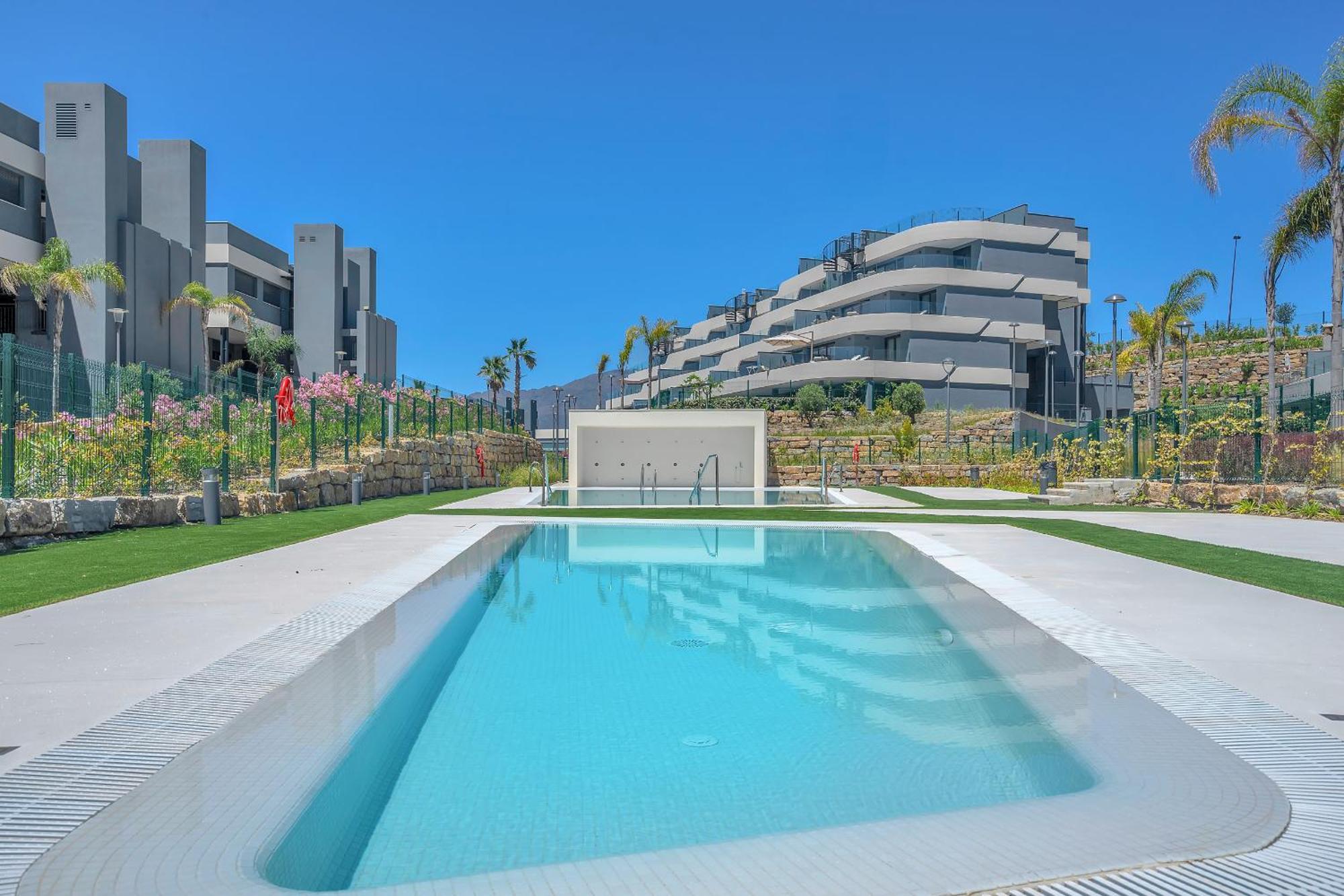 Oasis 325 *
