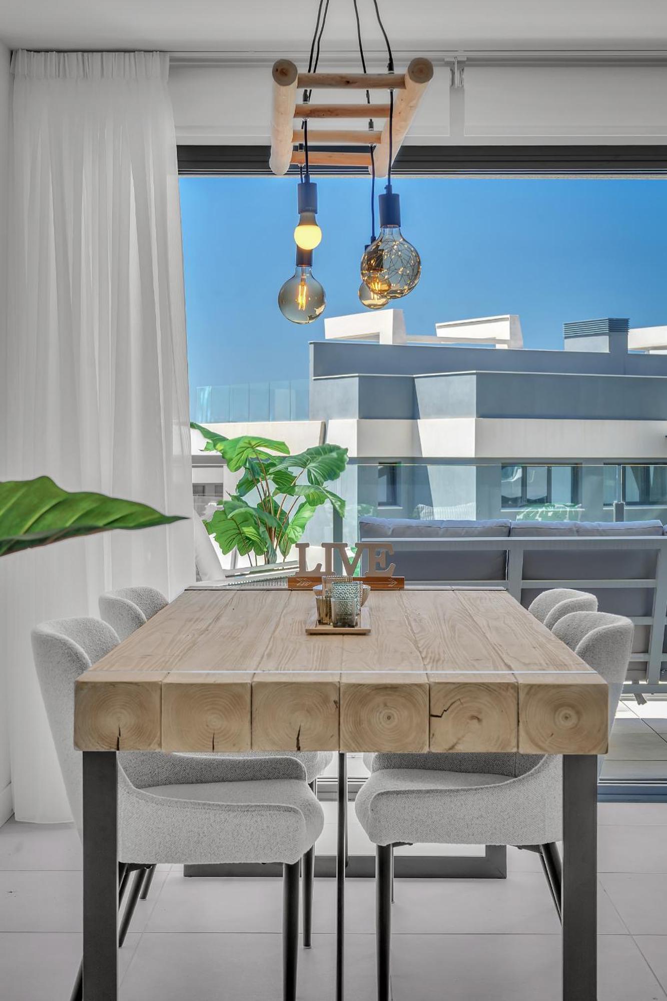 Oasis 325