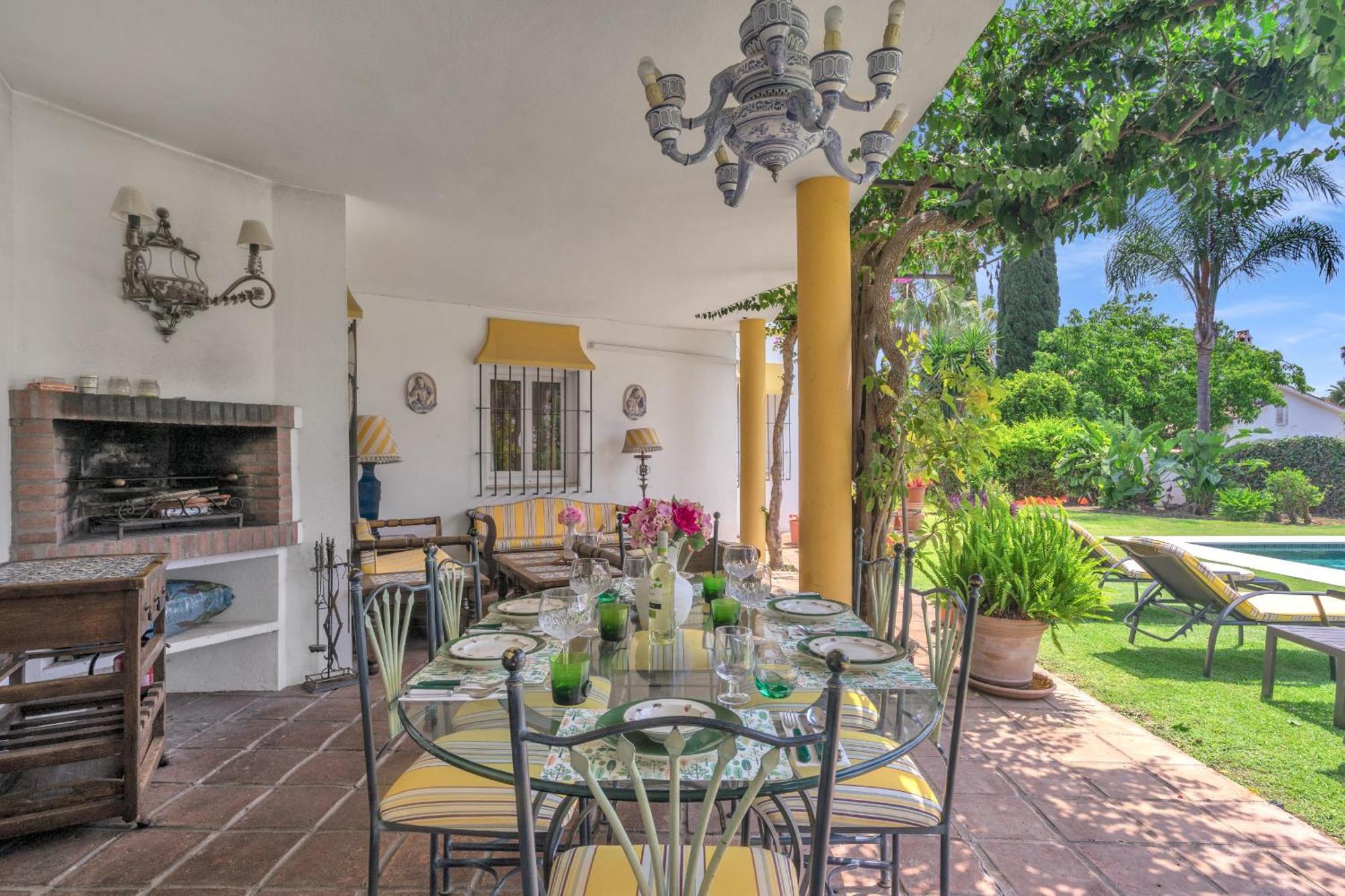 Arin - Beachside Family Villa