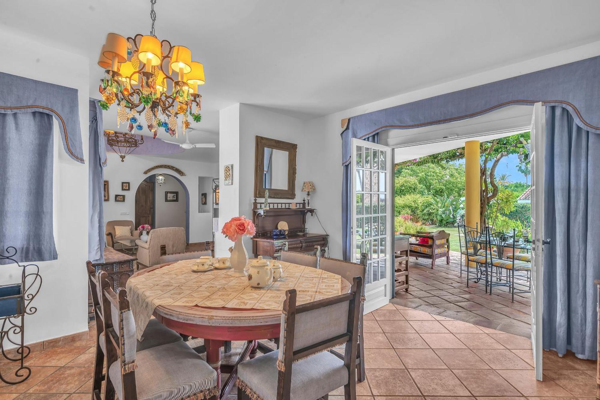 Arin - Beachside Family Villa