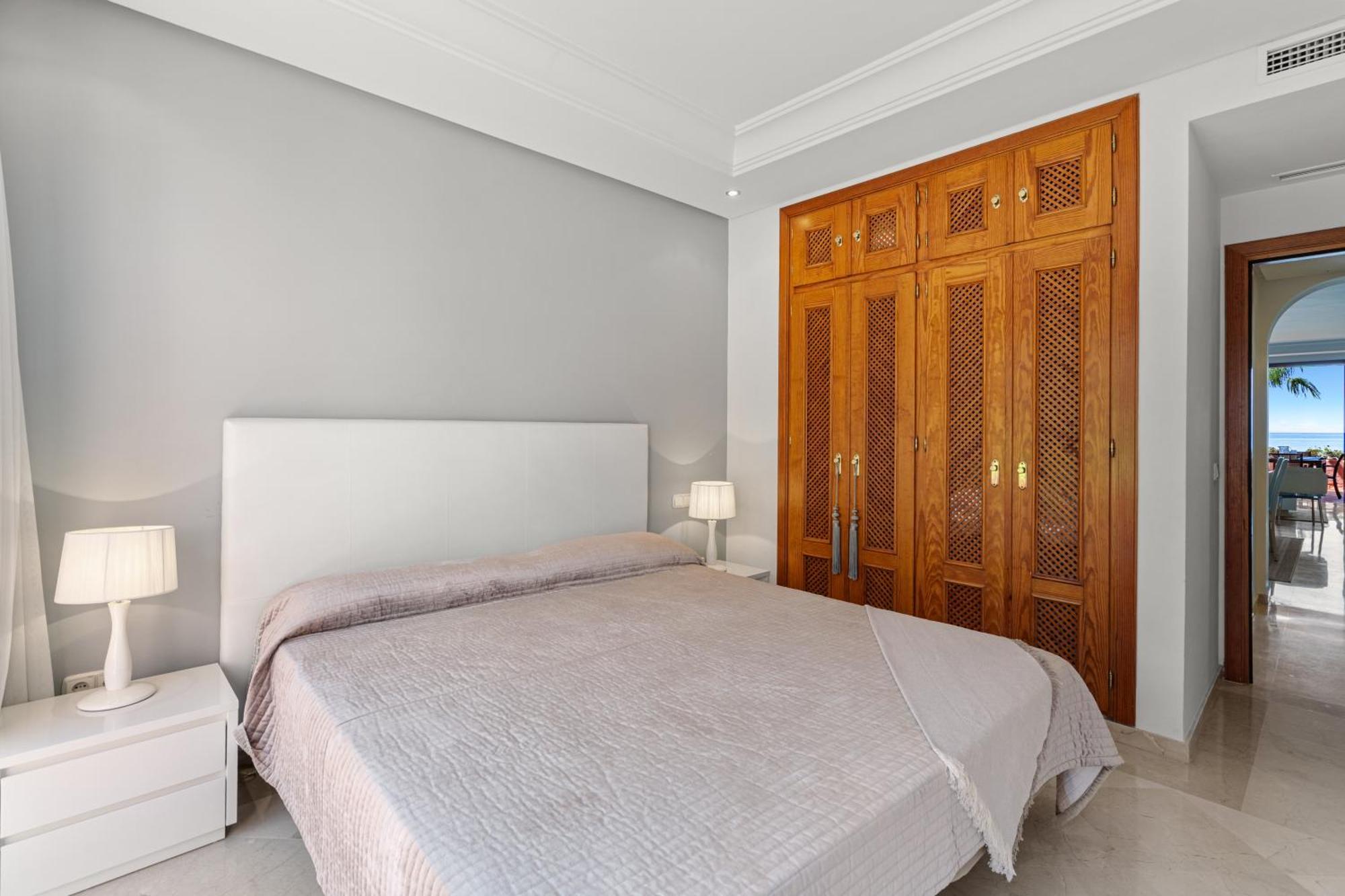 Apartment Golden Shore Seafront *