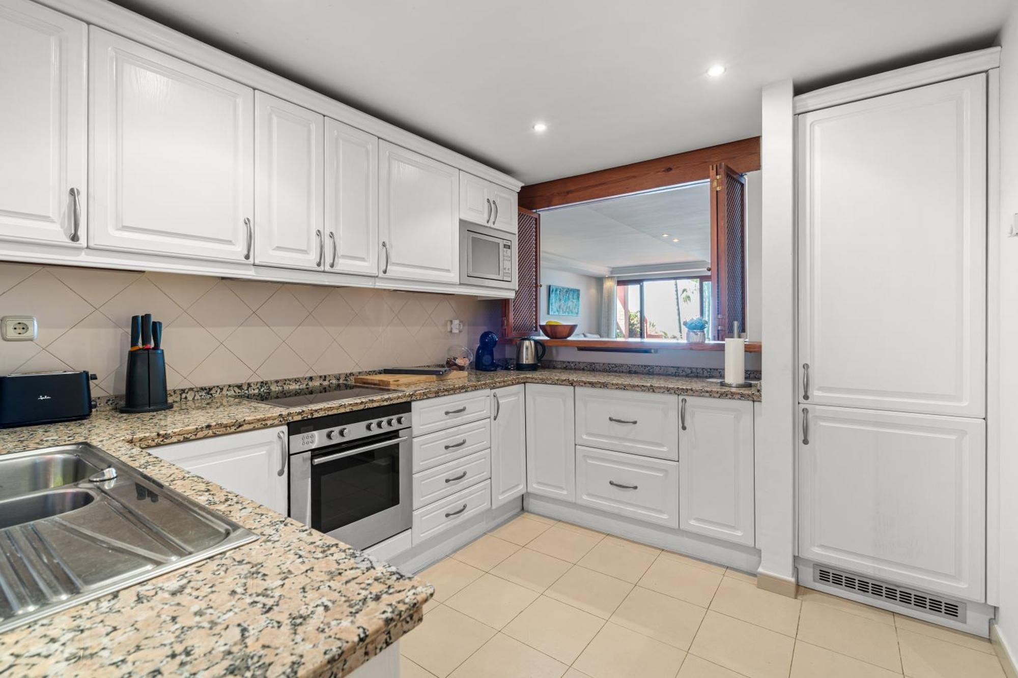 Apartment Golden Shore Seafront Estepona