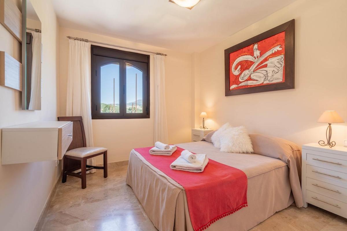 Stunning With Roof Terrace & Great Views *