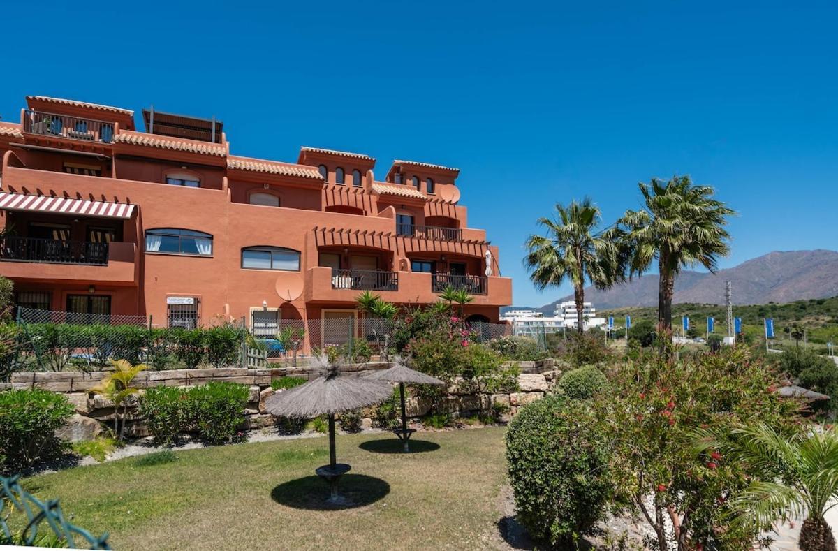 Stunning With Roof Terrace & Great Views *