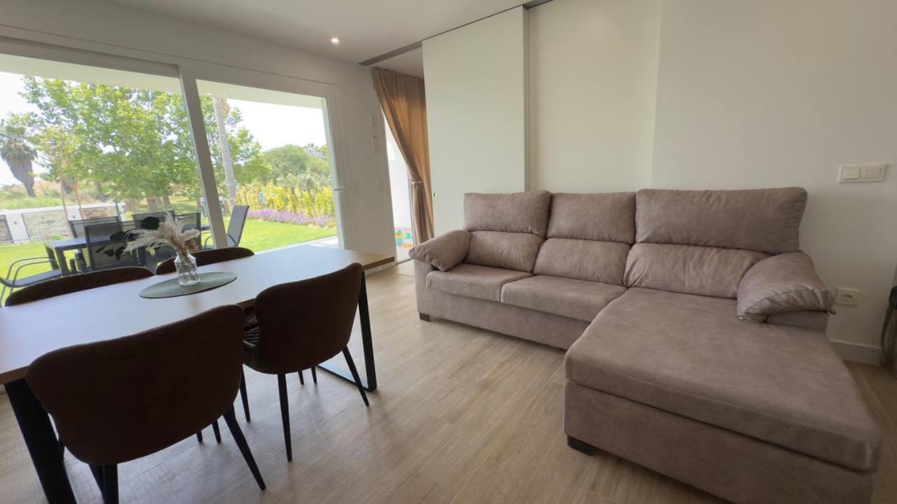 Alcazaba Lagoon Luxury Retreat *