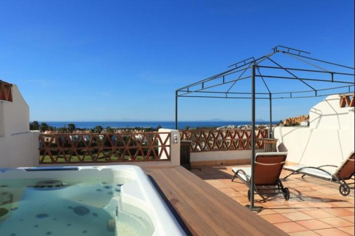 Modern 3 Bed With Sea Views Pool Apartment