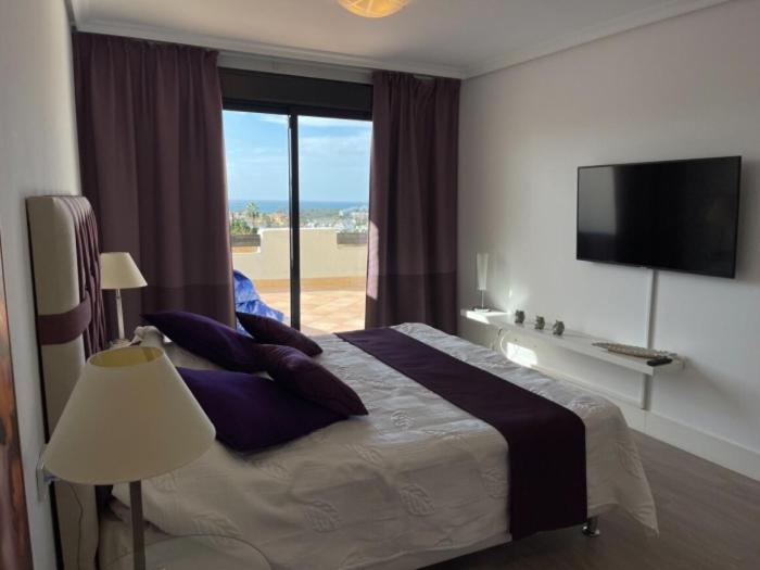 Modern 3 Bed With Sea Views Pool Apartment Estepona
