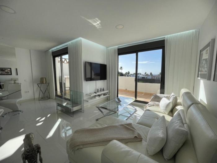 Modern 3 Bed With Sea Views Pool *
