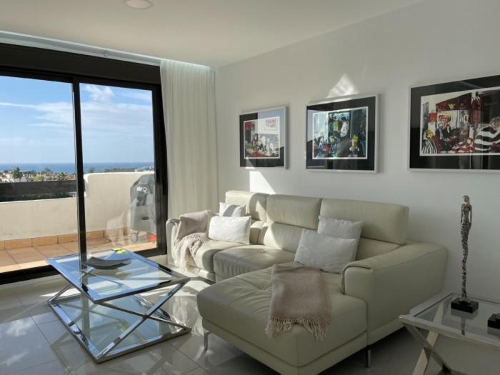 Modern 3 Bed With Sea Views Pool Apartment *
