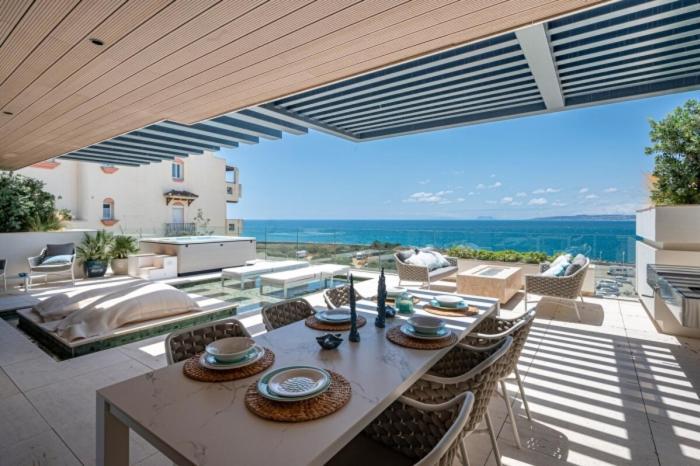 Luxury Front Line Ikkil Bay