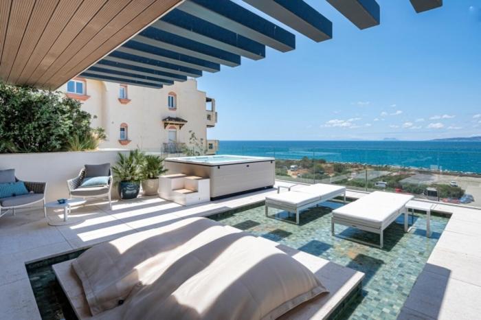 Luxury Front Line Ikkil Bay Apartment
