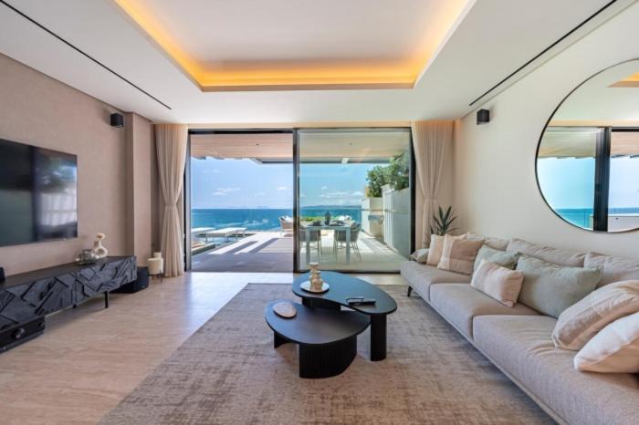 Luxury Front Line Ikkil Bay Estepona