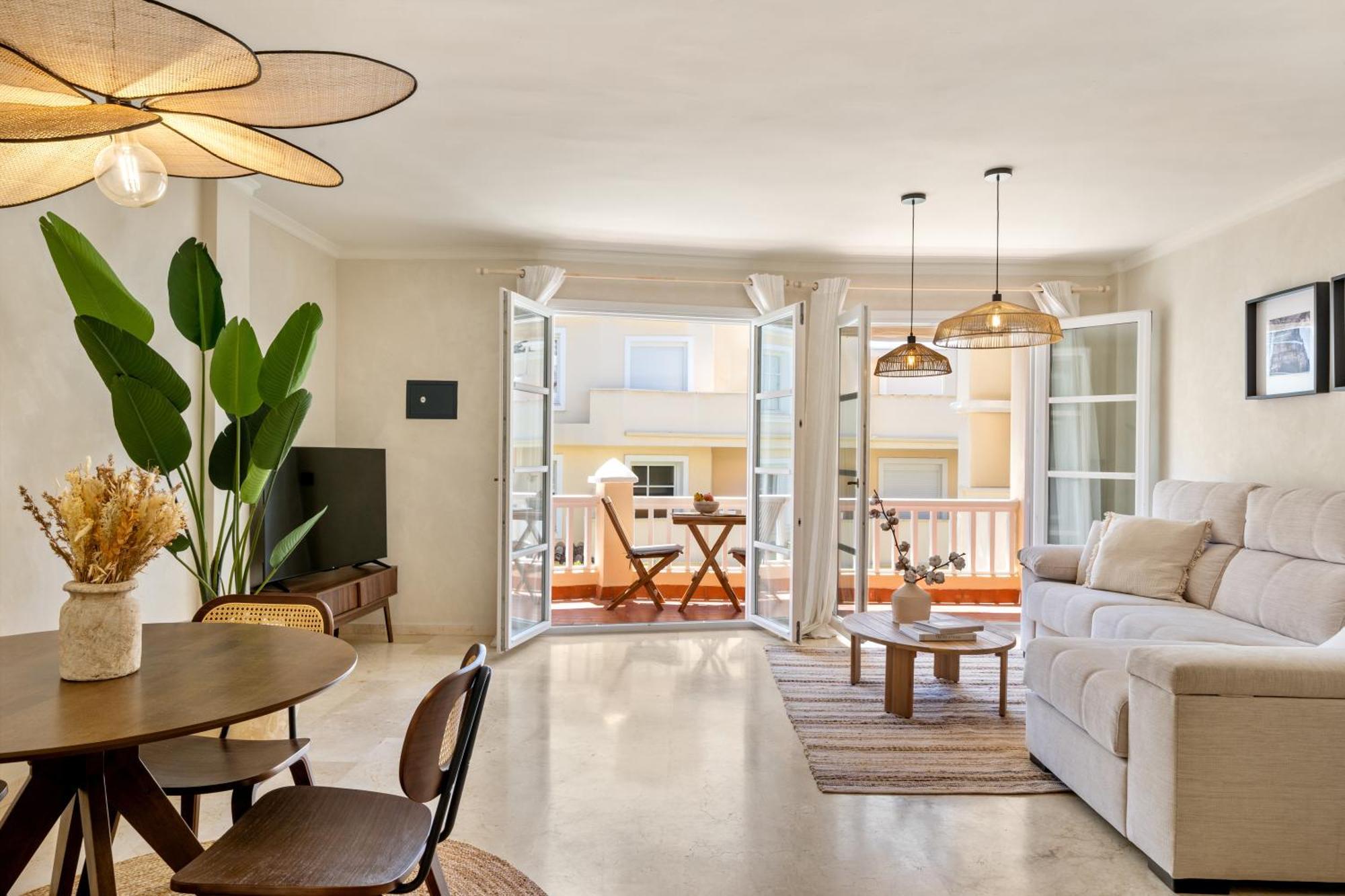 Apartment Stylish With Pool