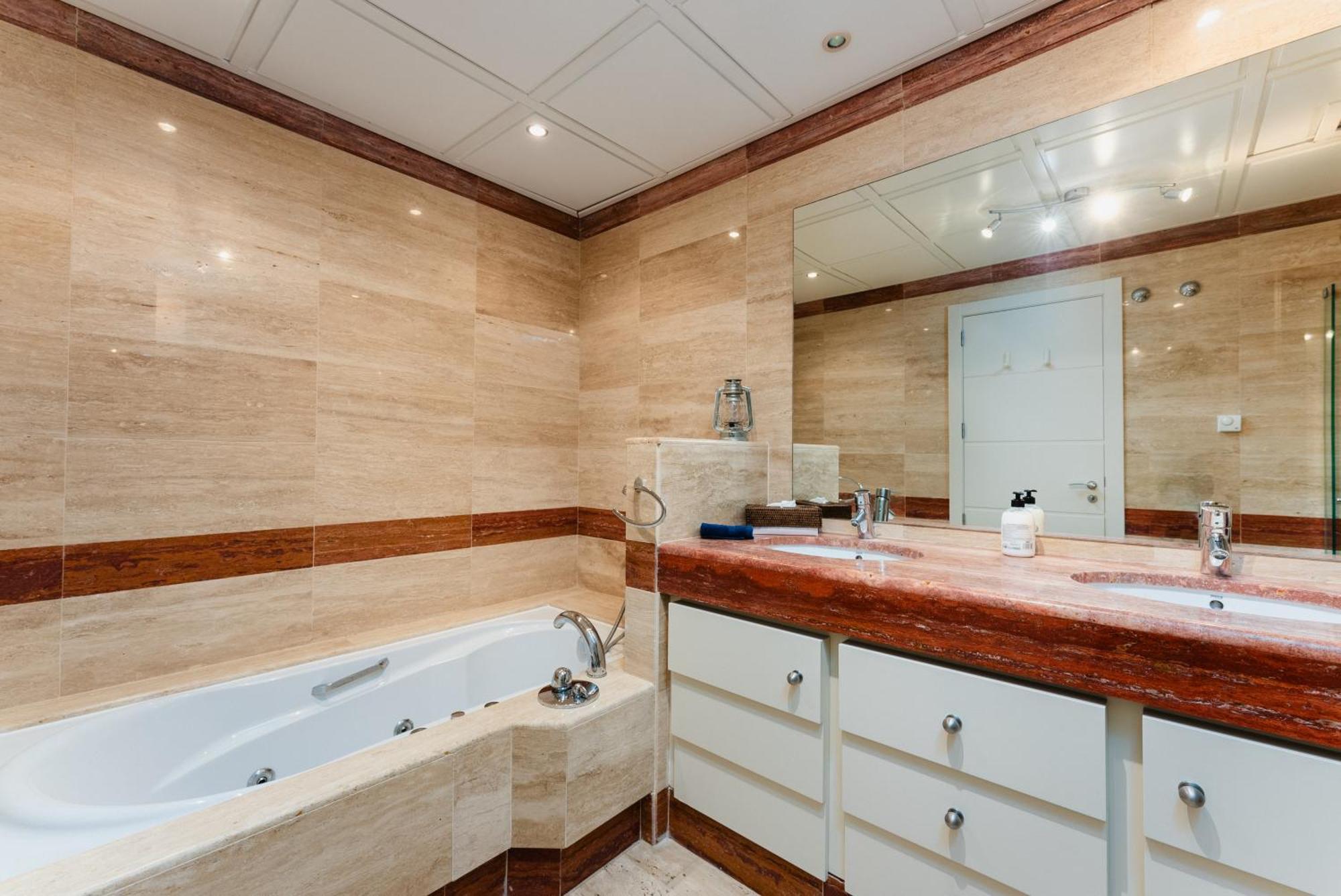 Apartment Luxury Beachfront Penthouse Marbella - Heated Pool & Seaviews *