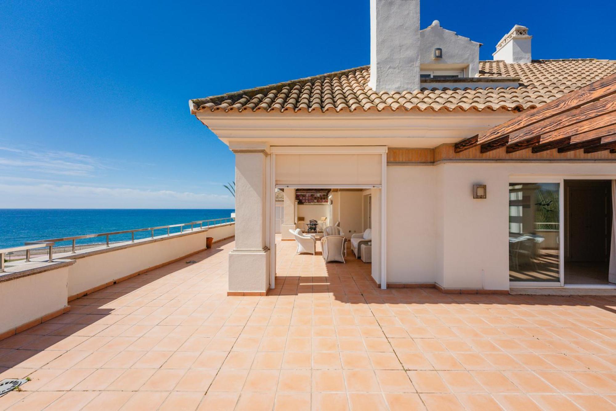 Apartment Luxury Beachfront Penthouse Marbella - Heated Pool & Seaviews