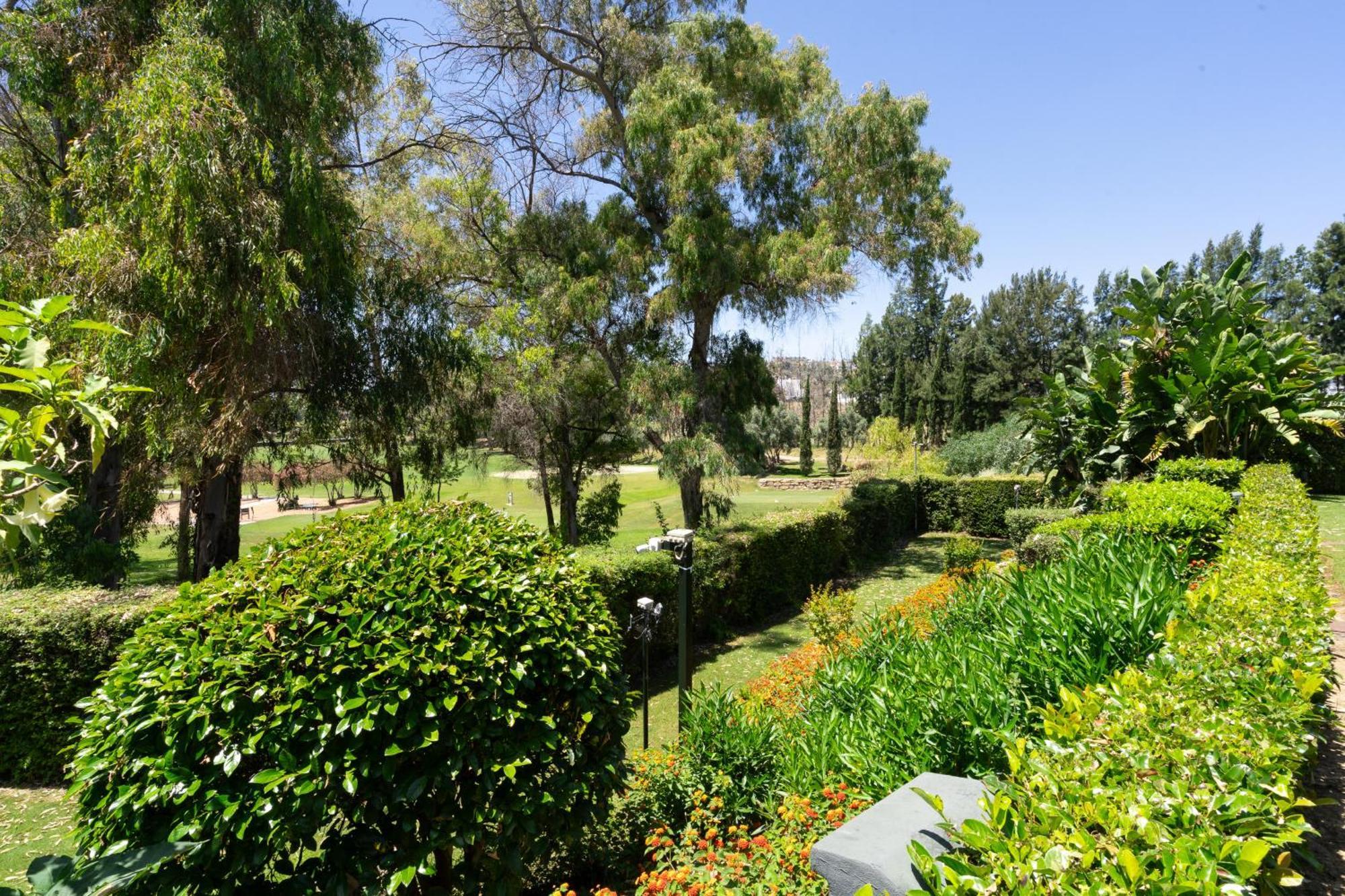 Apartamento Benatalaya Golf Views Estepona