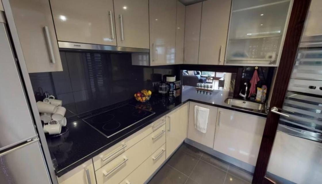 Departamento En Complejo Residencial Bahia Del Plata, Estepona, Espana