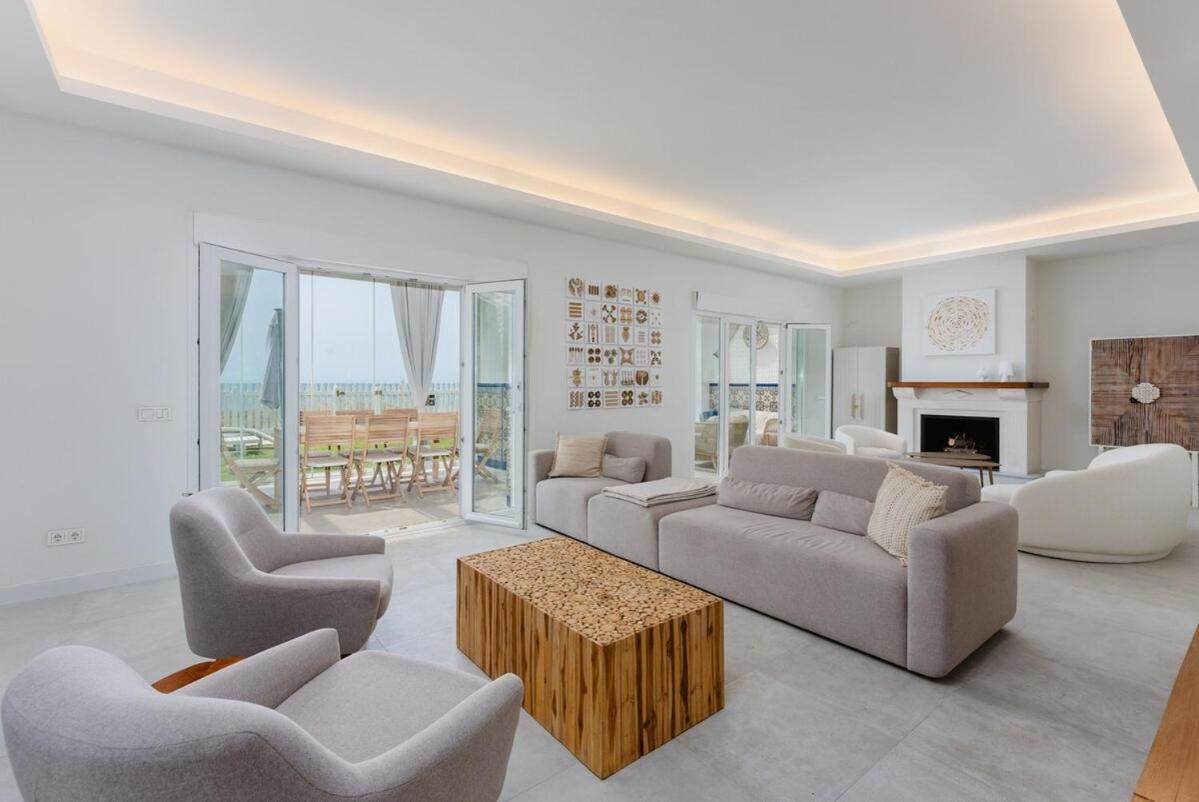 Ocean Front With Private Pool Holiday home *