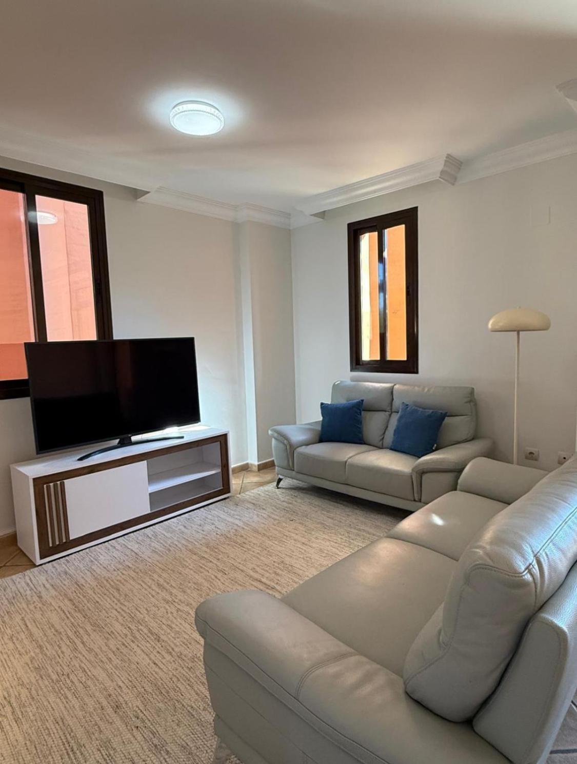Homestay Elegant Near Sea And Port Banus *