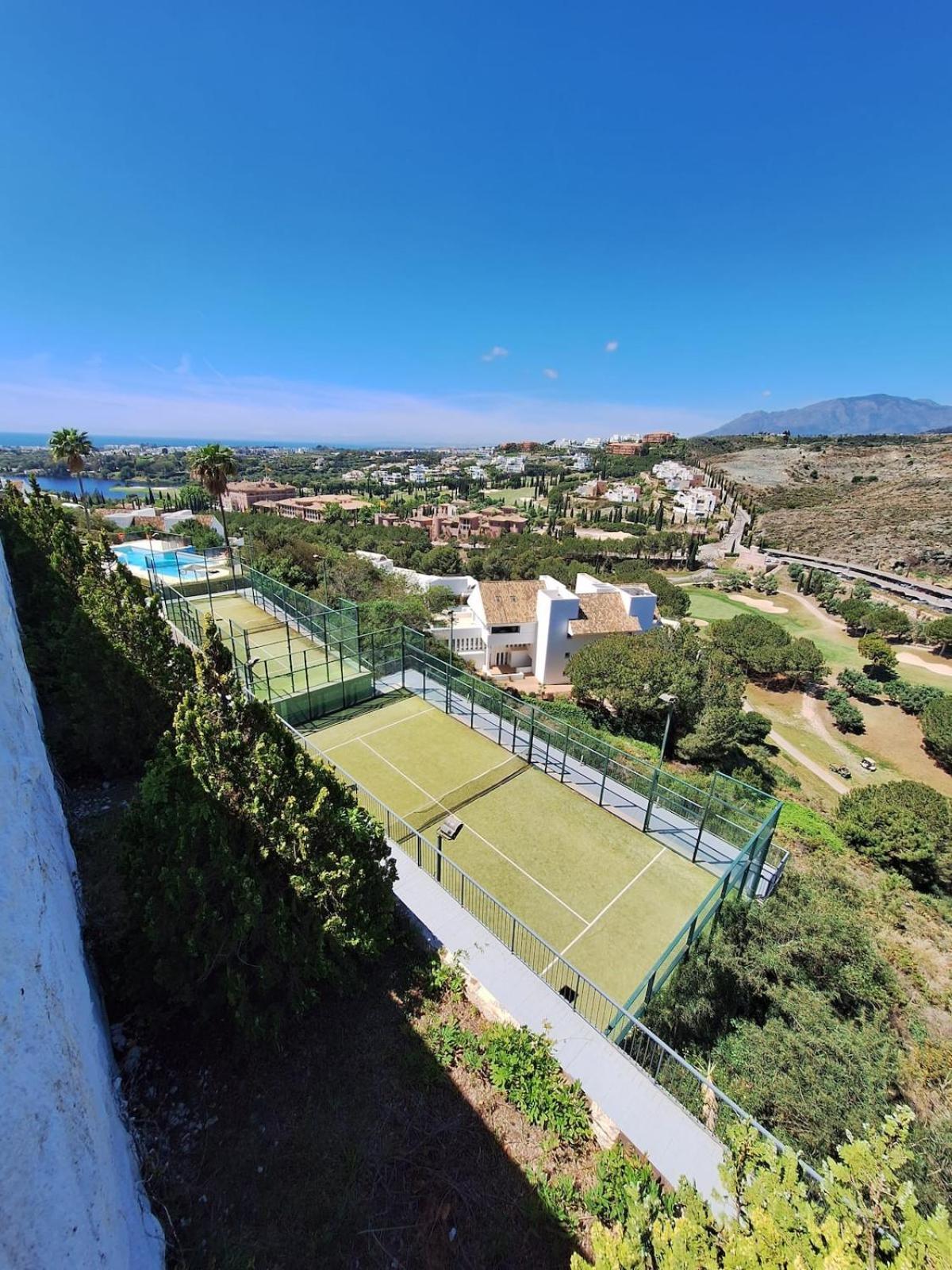 Casa Acosta - Stylish 2br, Pool & Paddle Tennis In Flamingos Apartment Estepona