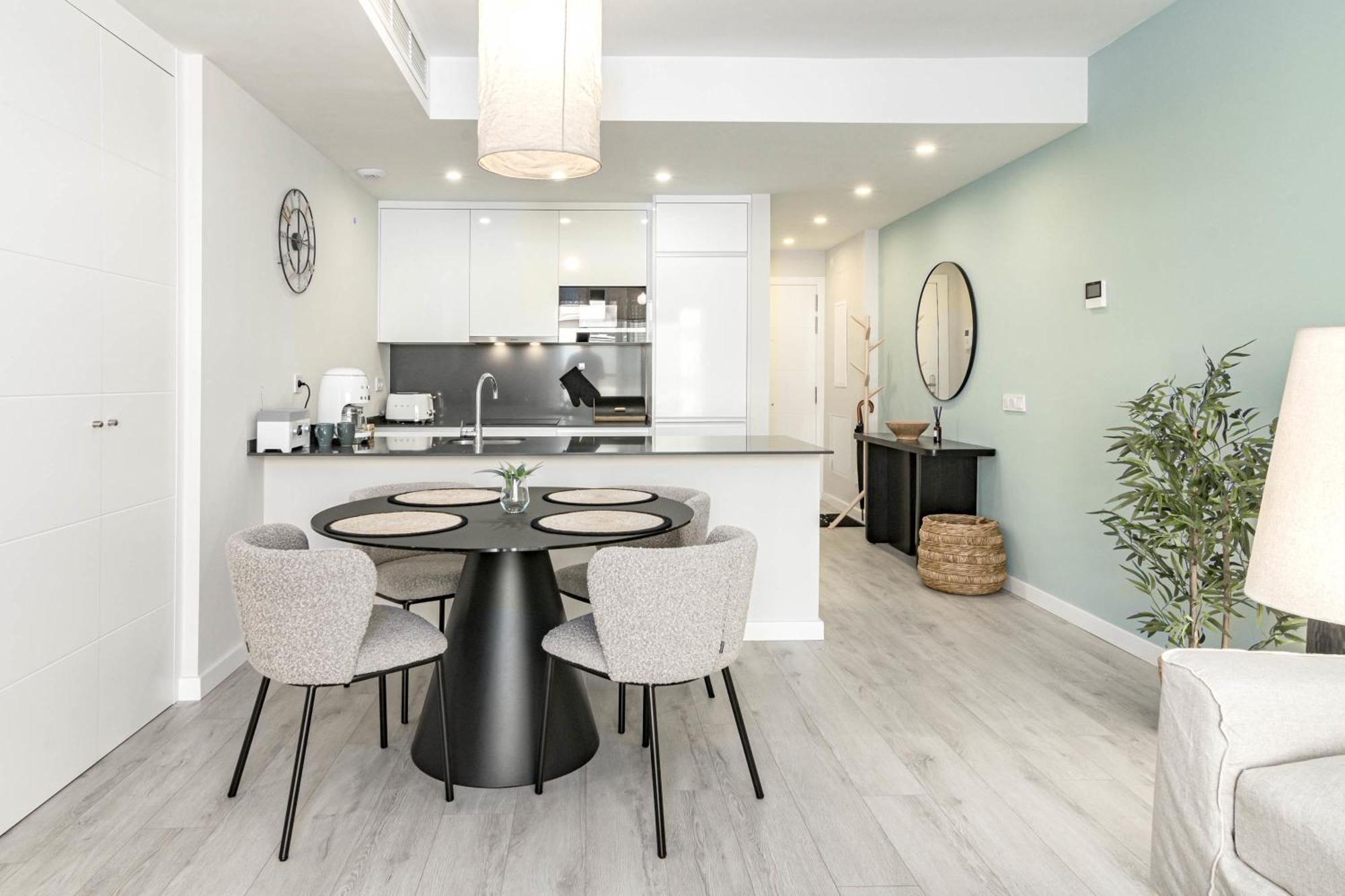 Le2e- Modern New-build Flat Near The *