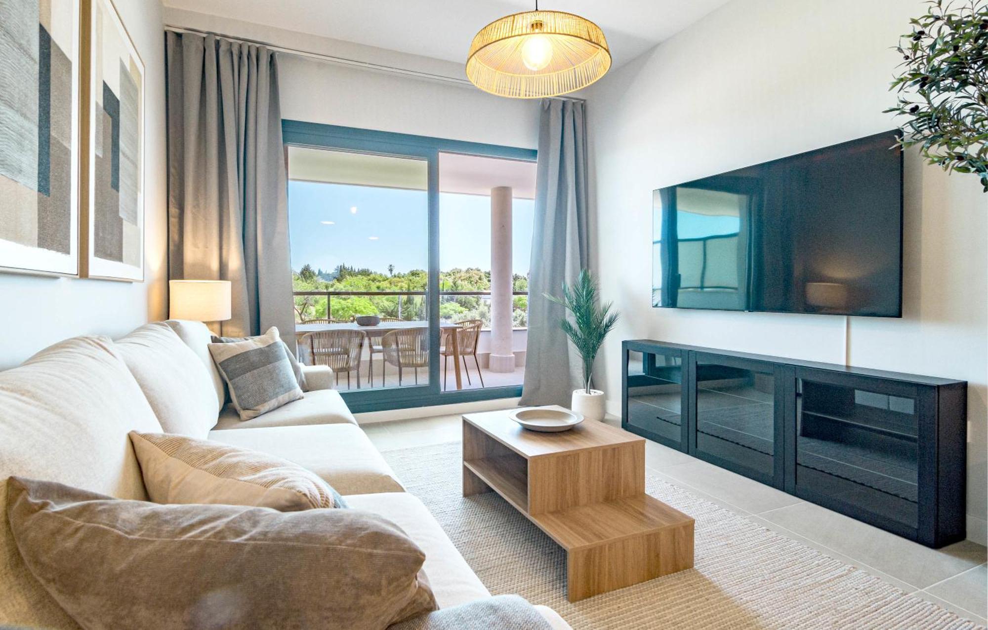 Ae2.2b - Newly Built With Big And Sunny Balcony Estepona
