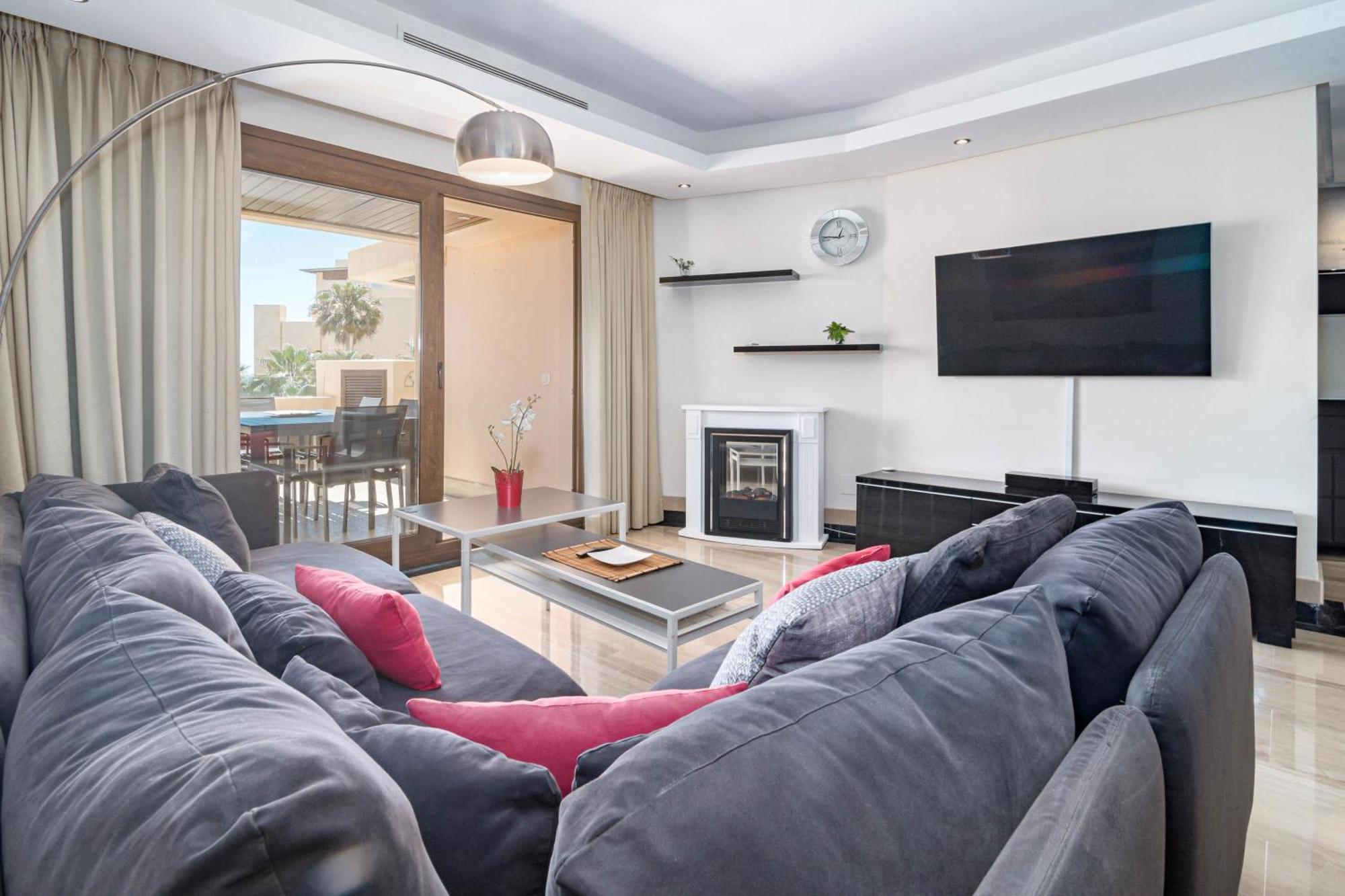 Bp7c.2a Beachfront Penthouse With Private Pool * Estepona