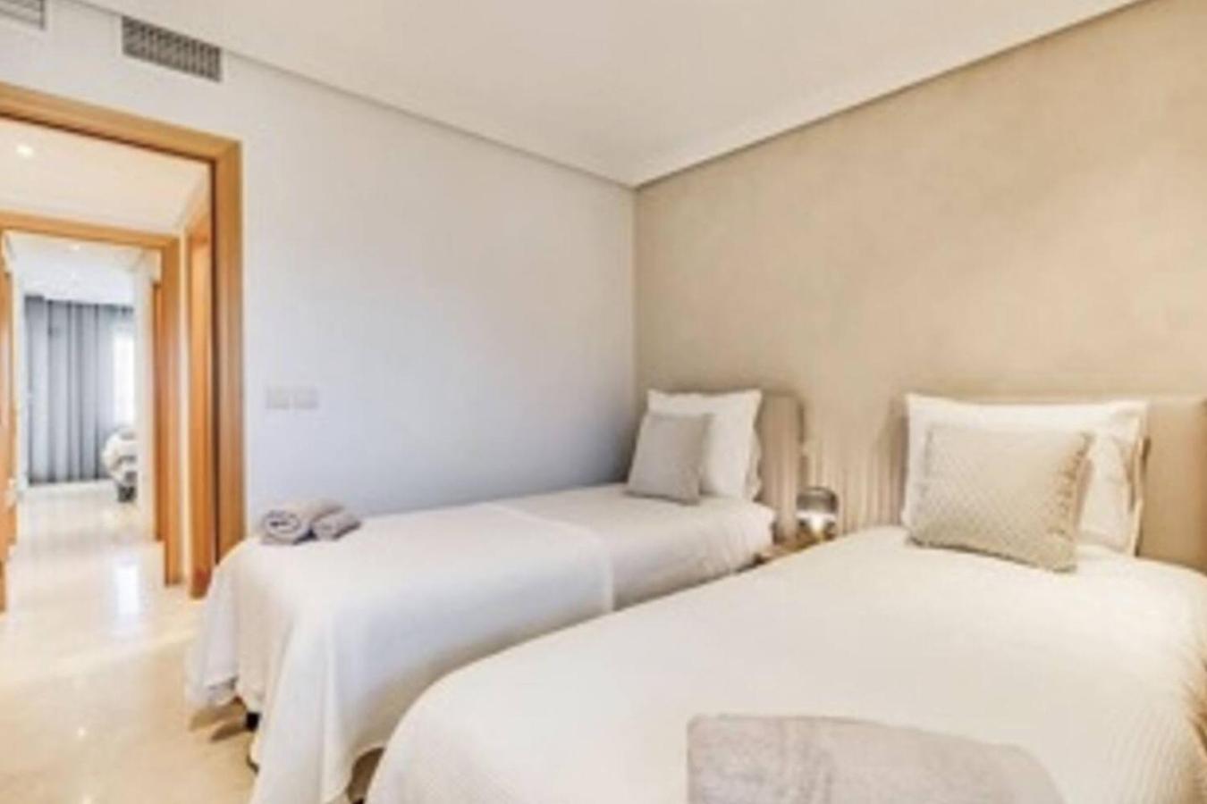 2br With Pool And Sea View Estepona