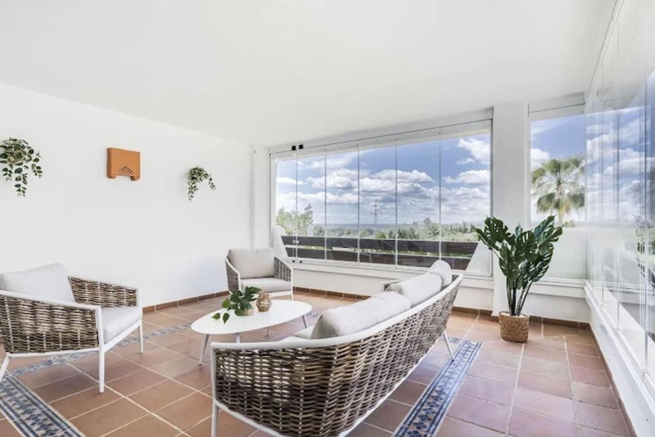 2br With Pool And Sea View Apartamento Estepona