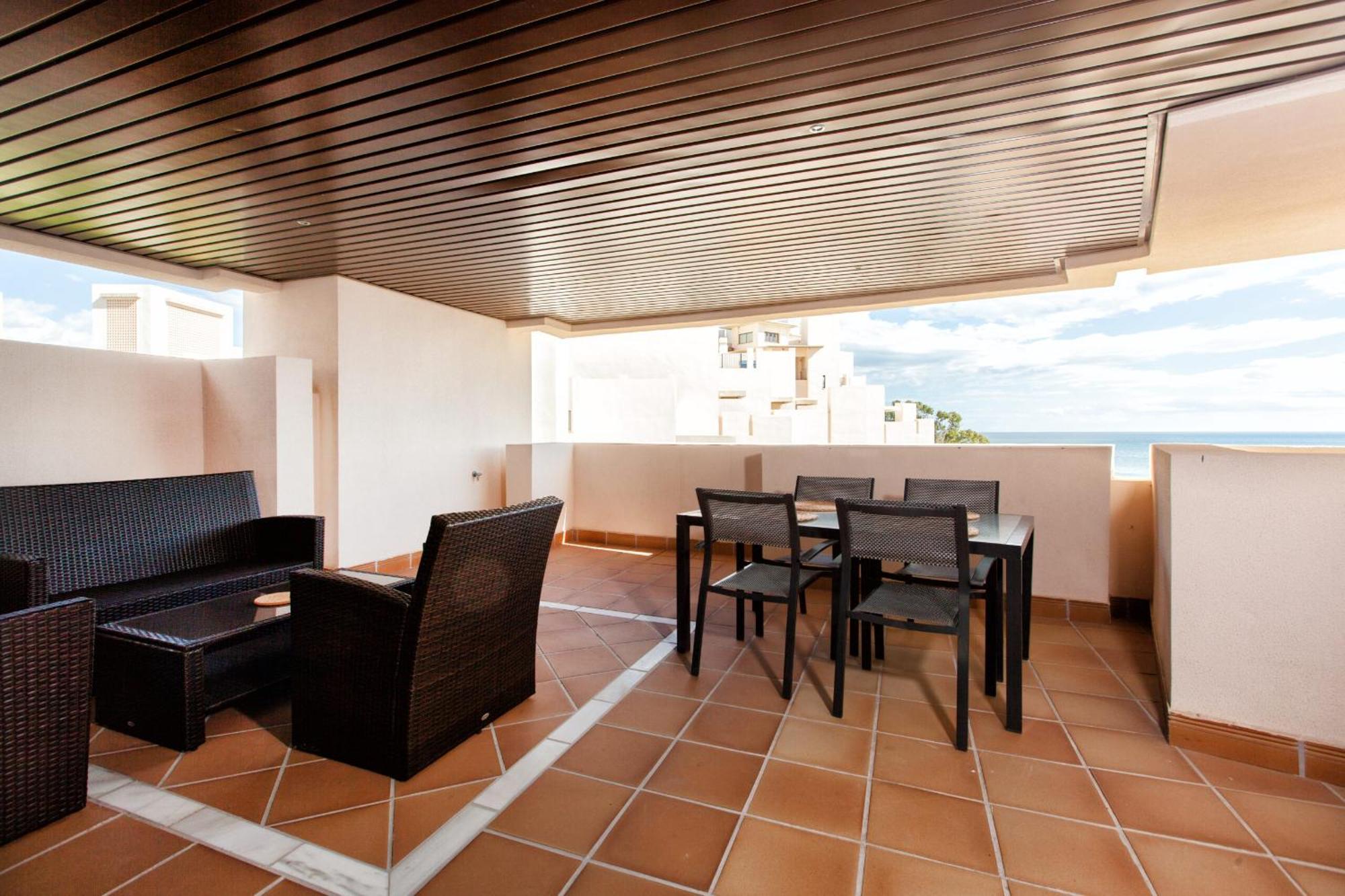 East Maewest * Estepona
