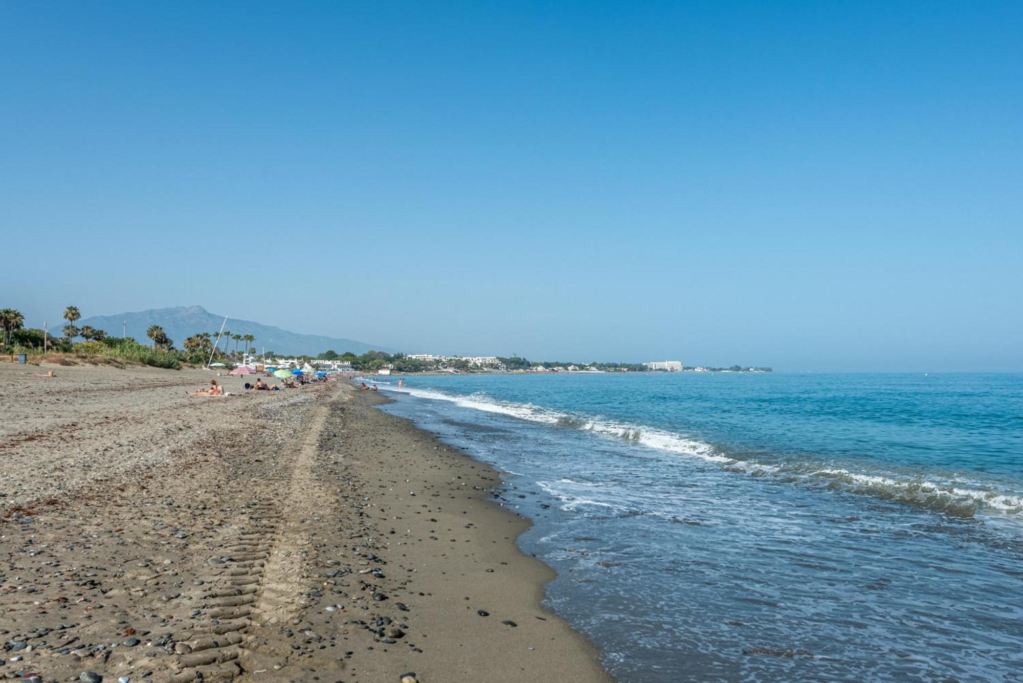 Costalita Beachside Apartment Estepona