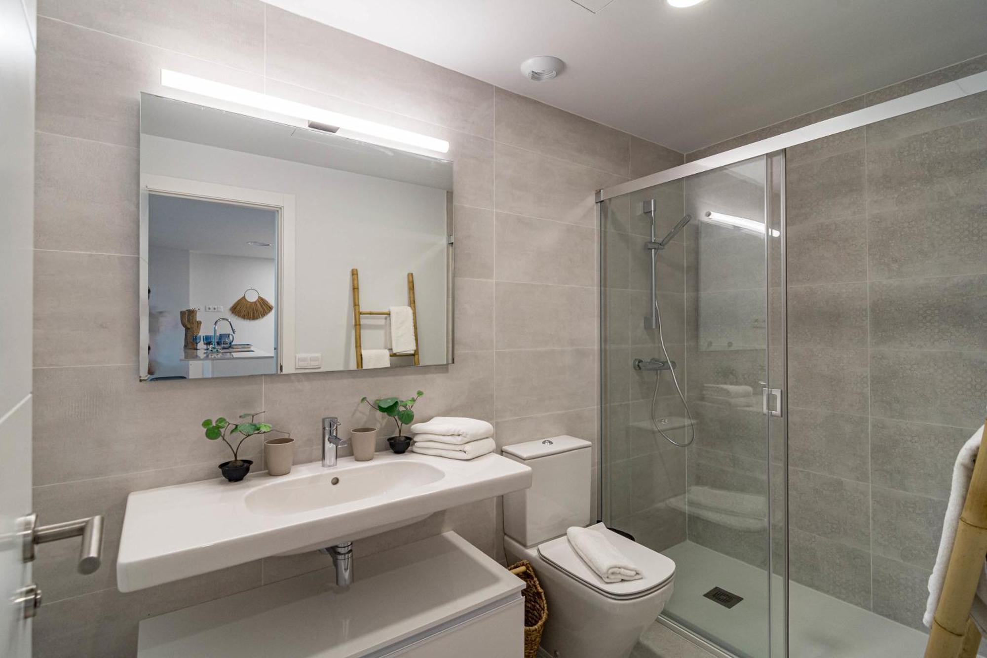 Lmea1.b.b - Modern 1-bed Flat With Pool Balcony Appartement