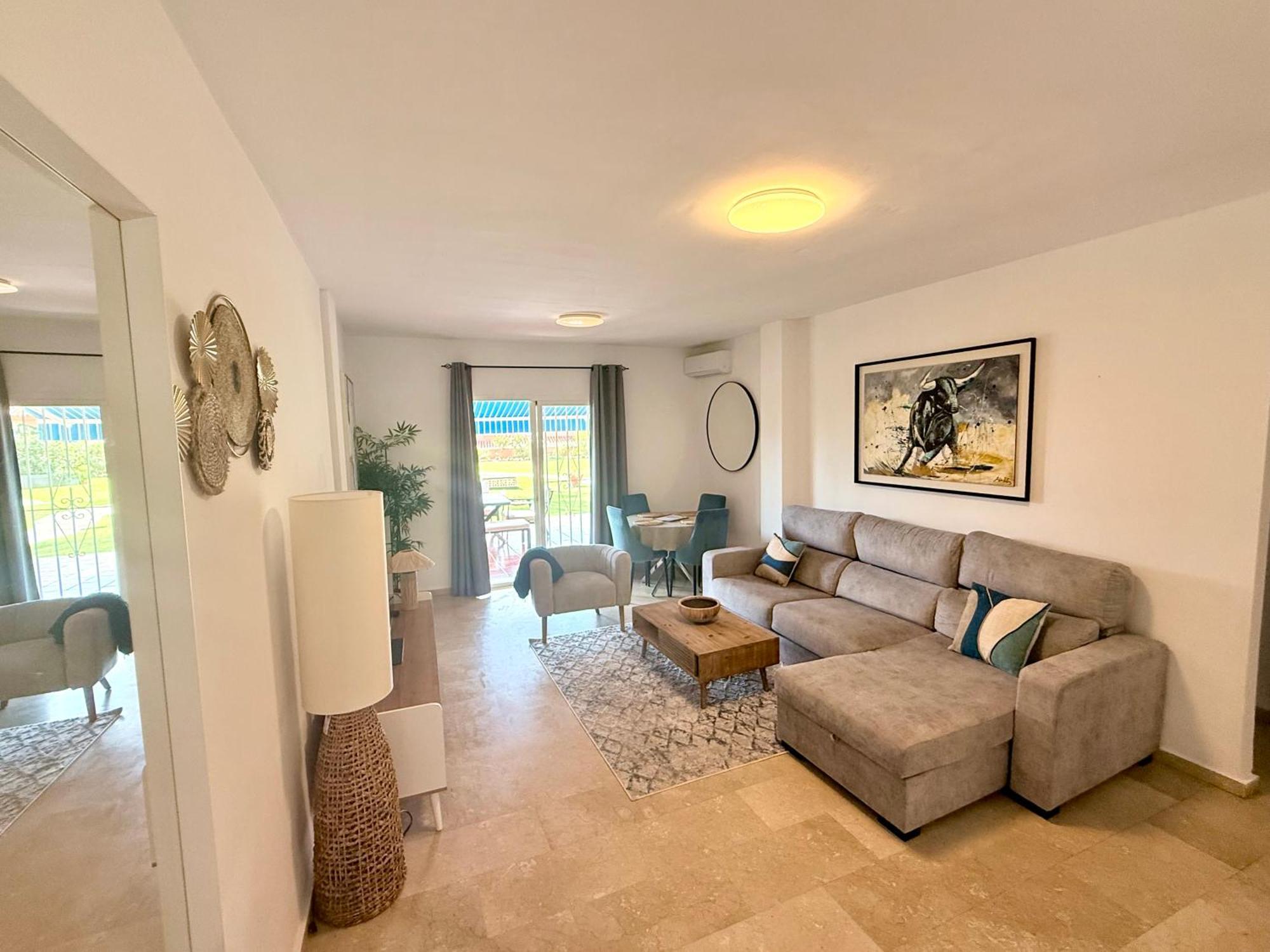 Apartamento No1 - Beachfront Estepona, Close To Port, 2 Bedroom, 2 Bathroom, Sleeps 5 *
