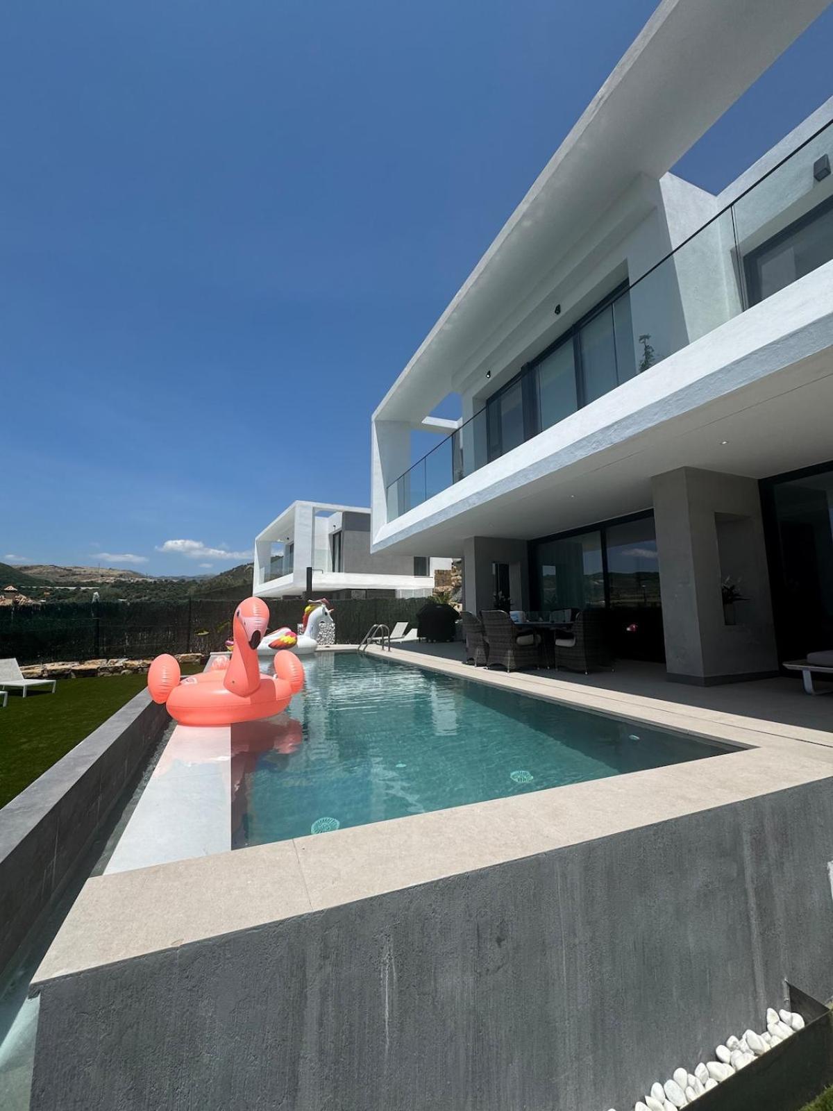 Casa M2 And Marbella Getaway-sleeps 10 Villa