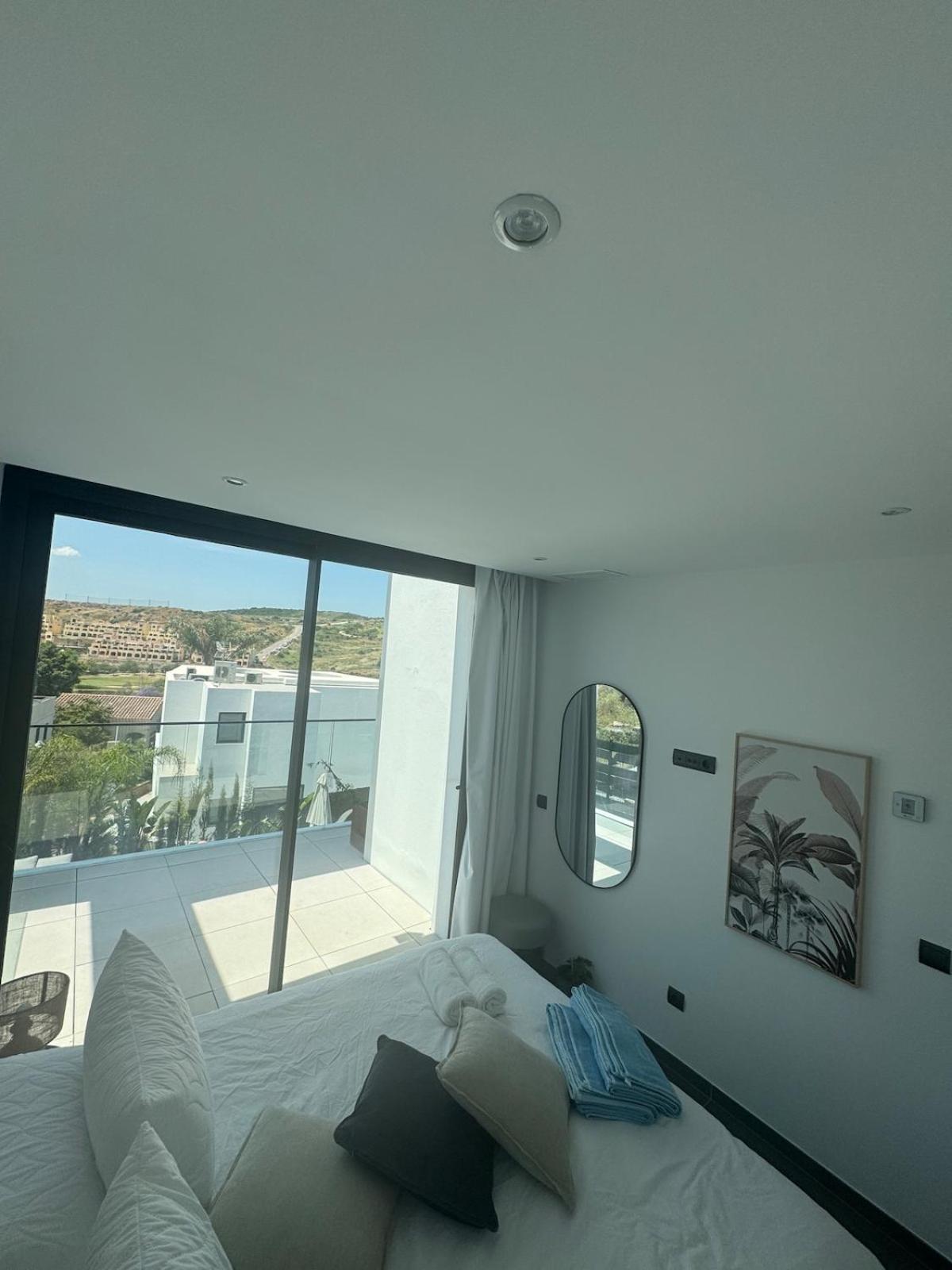 Villa Casa M2 And Marbella Getaway-sleeps 10