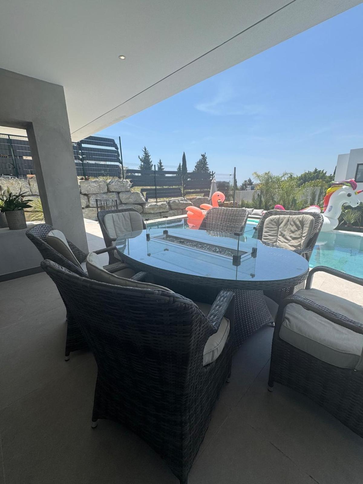 Casa M2 And Marbella Getaway-sleeps 10 *
