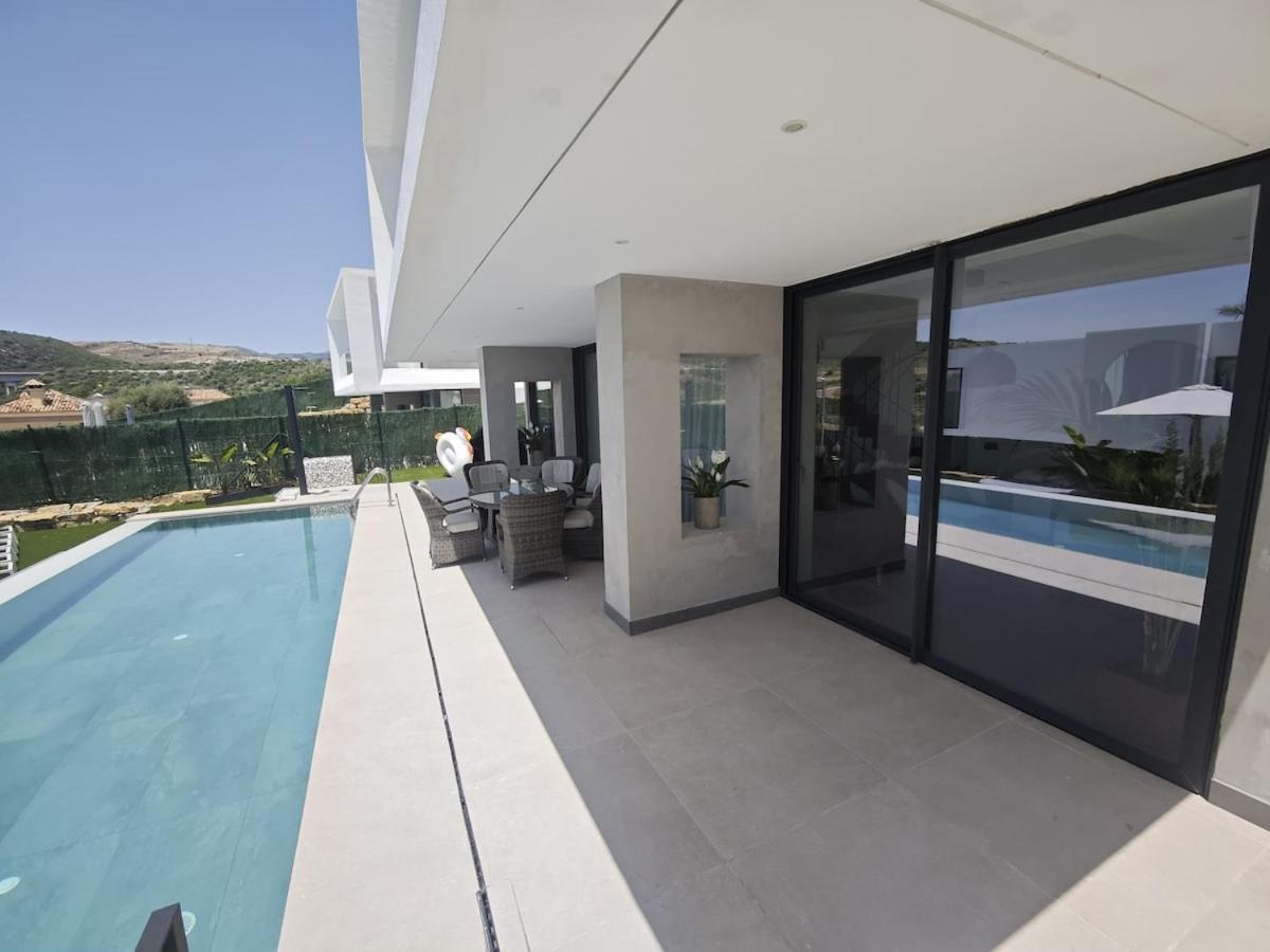 Casa M2 And Marbella Getaway-sleeps 10 Villa *