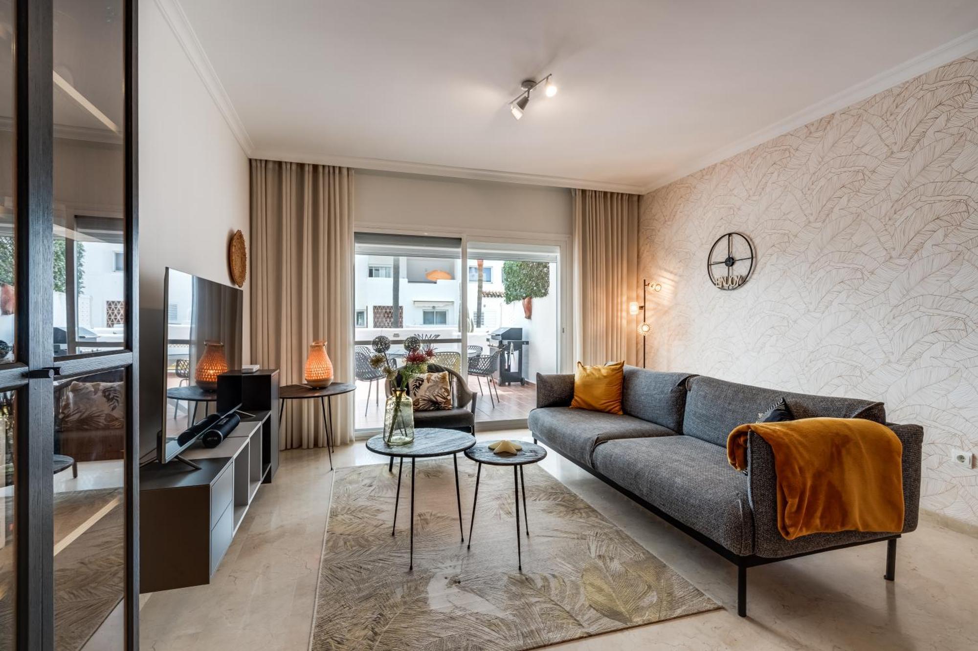 Spacious With Large Terraces Lunymar Golf, Apartment Estepona