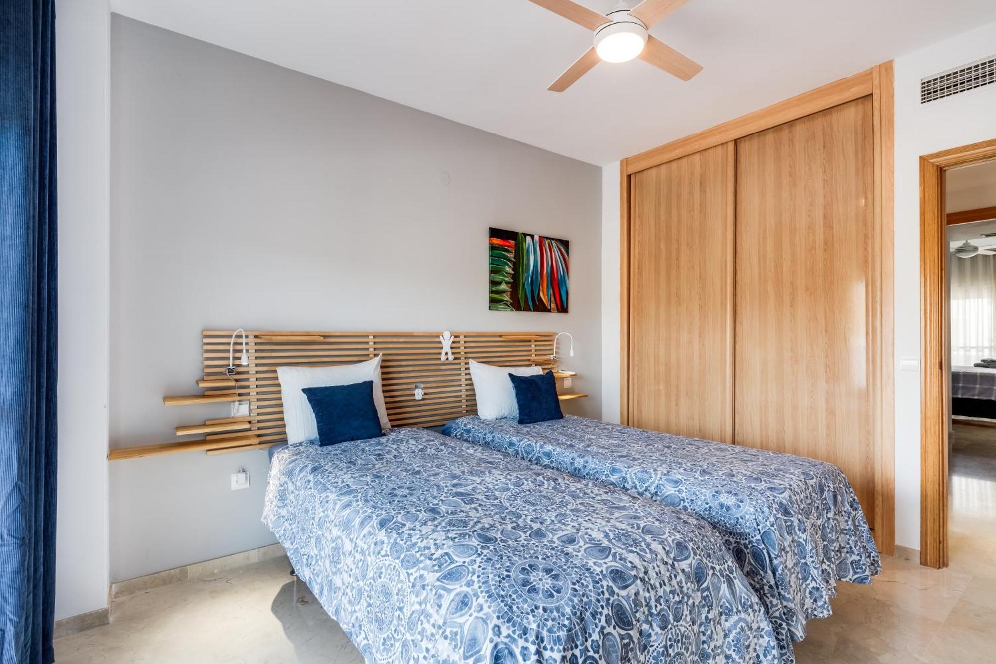 Spacious With Large Terraces Lunymar Golf, Apartment Estepona
