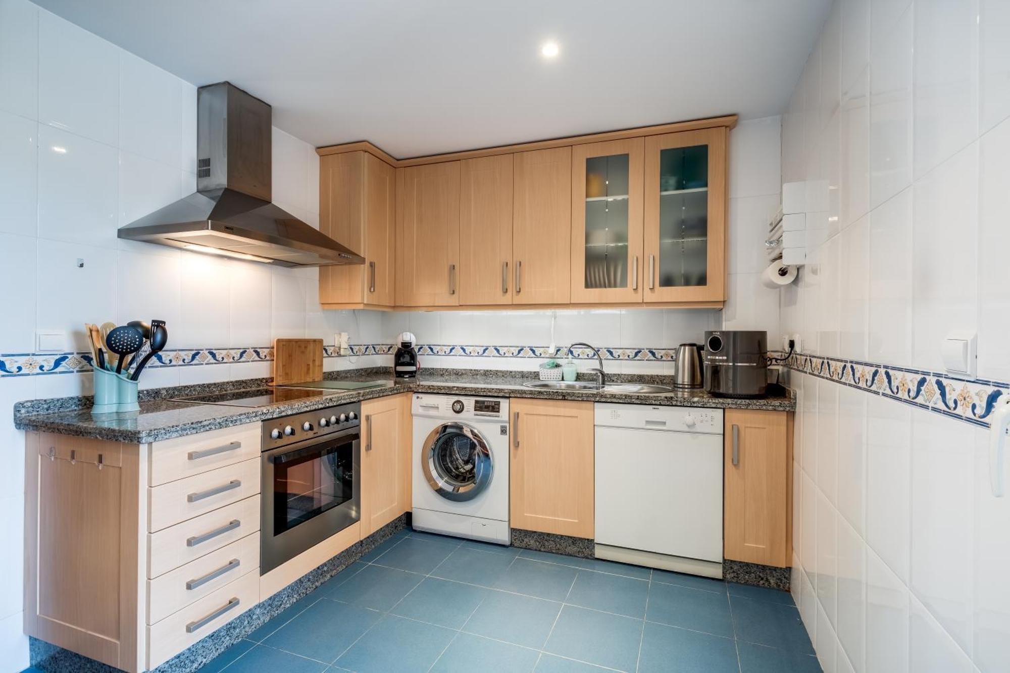 Spacious With Large Terraces Lunymar Golf, Apartment Estepona