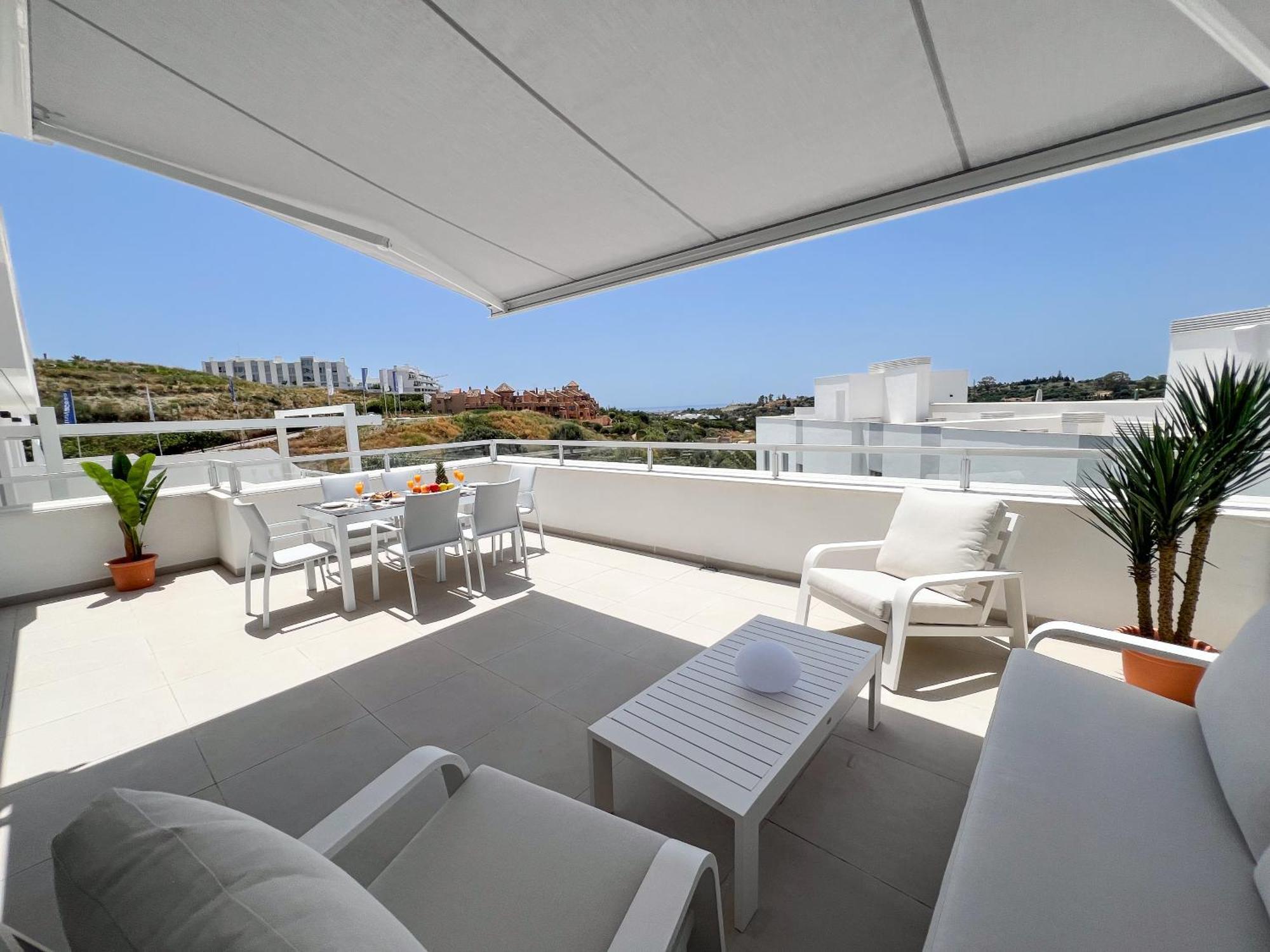 Family Penthouse With Sea Views In Cancelada