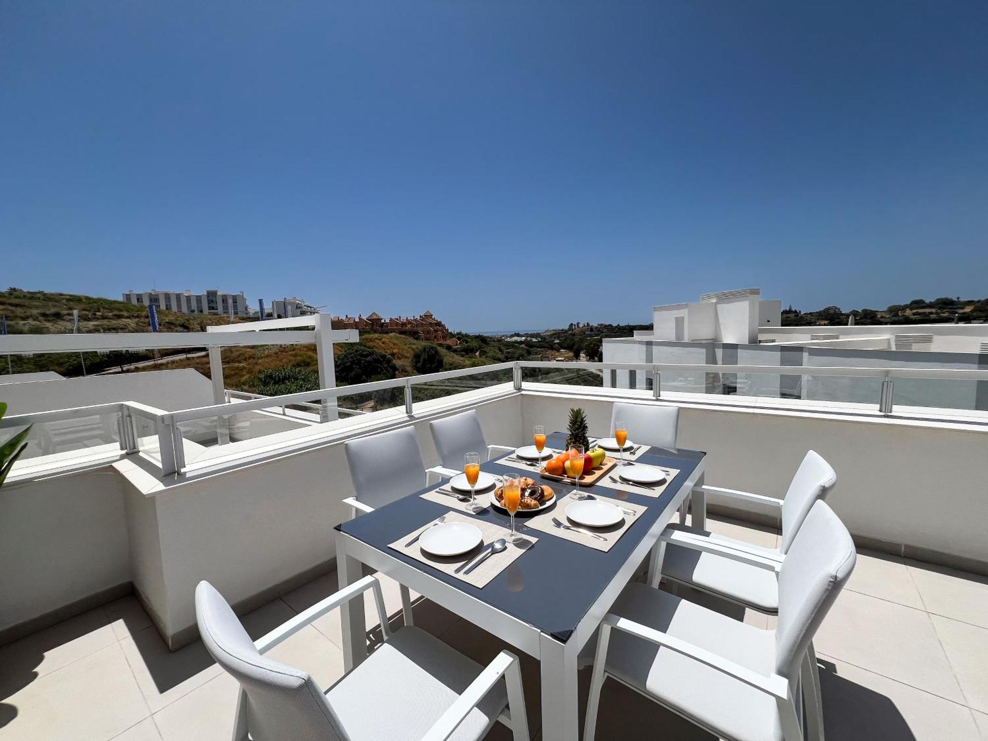 Family Penthouse With Sea Views In Cancelada * Estepona