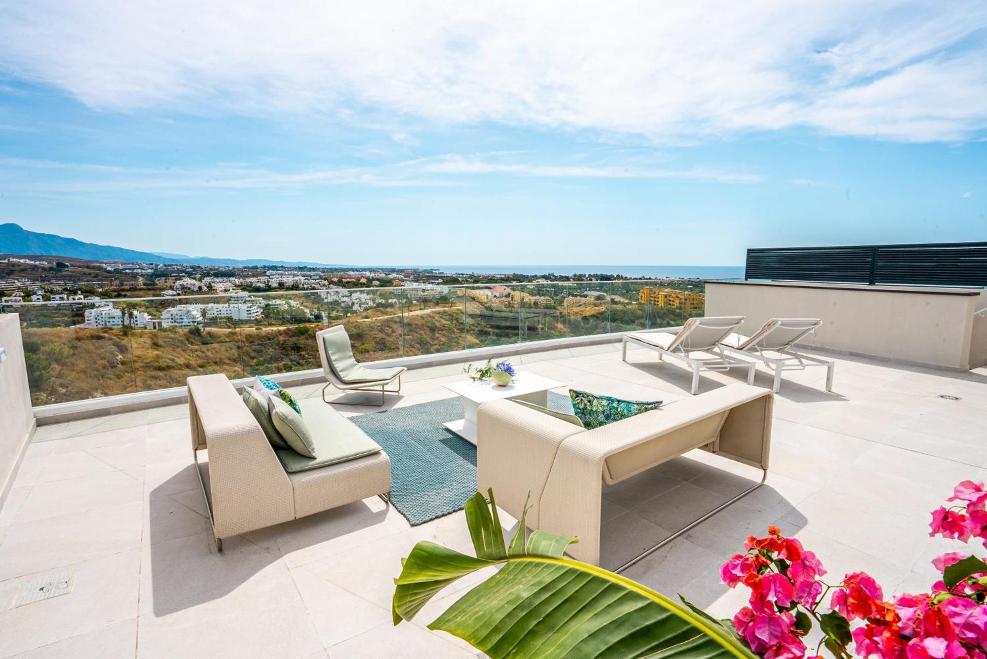 Mediterranean Vanian Views Penthouse *