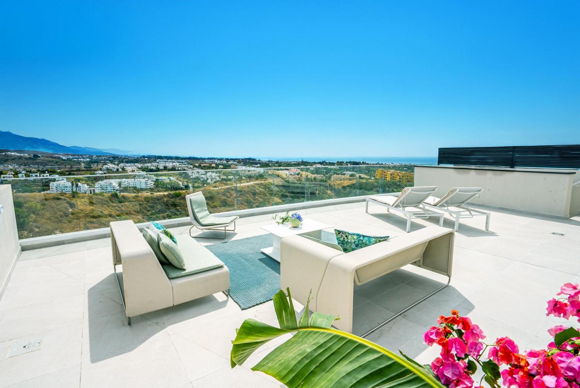 Mediterranean Vanian Views Penthouse * Estepona