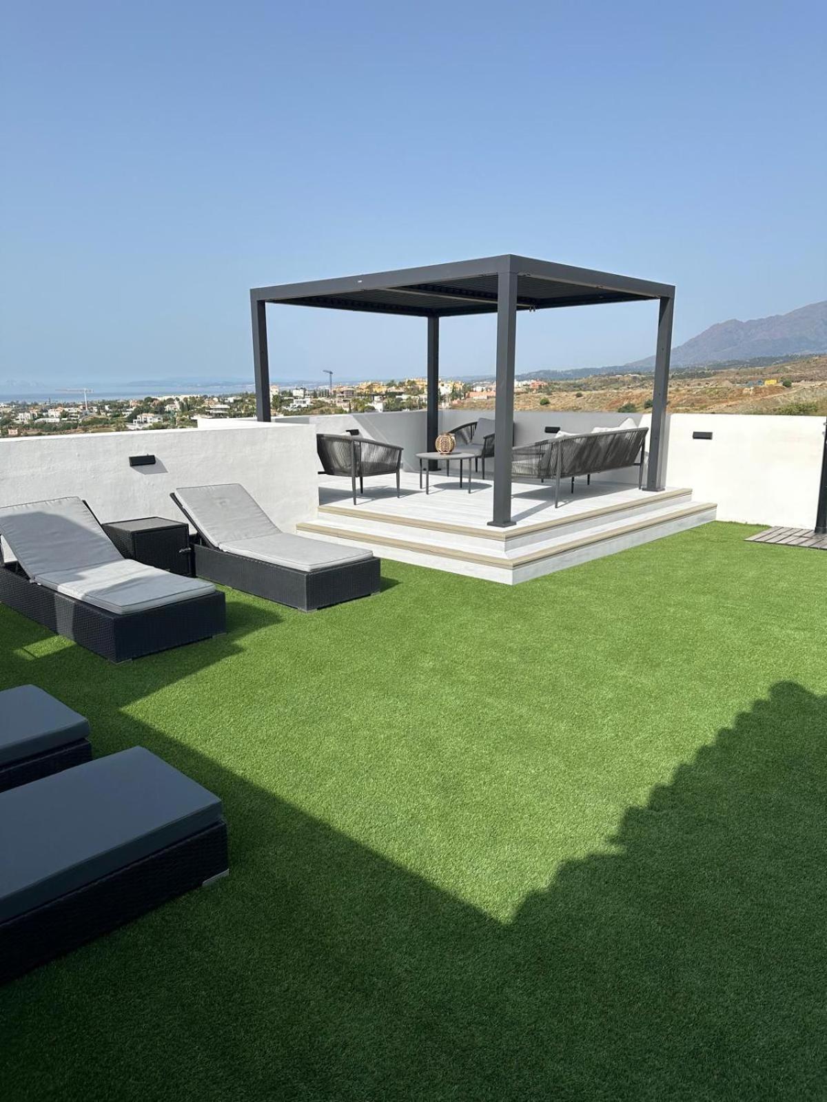 Apartment Lovely Two Bedroom With Panoramic Sea Views *