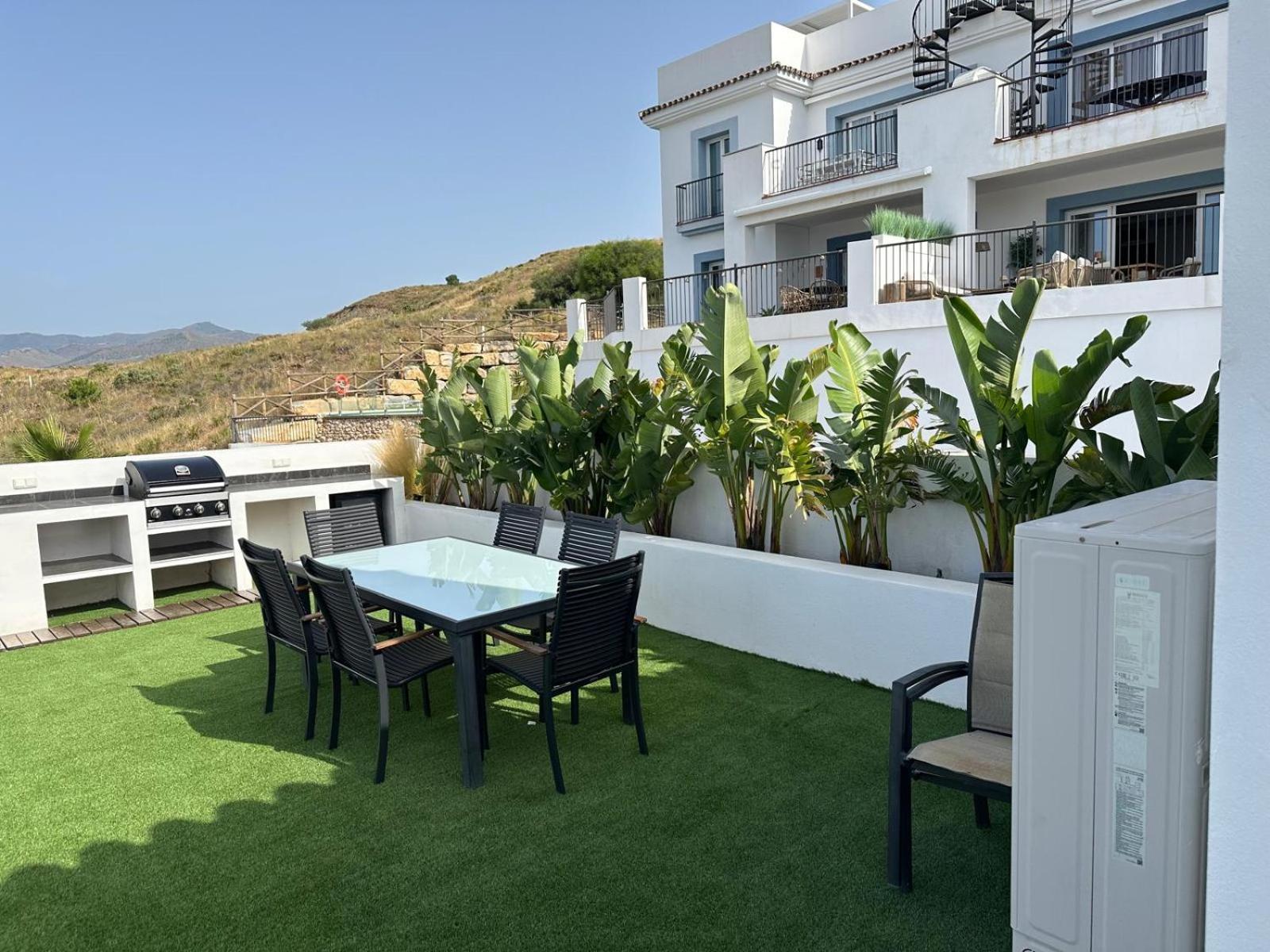 Apartment Lovely Two Bedroom With Panoramic Sea Views Estepona