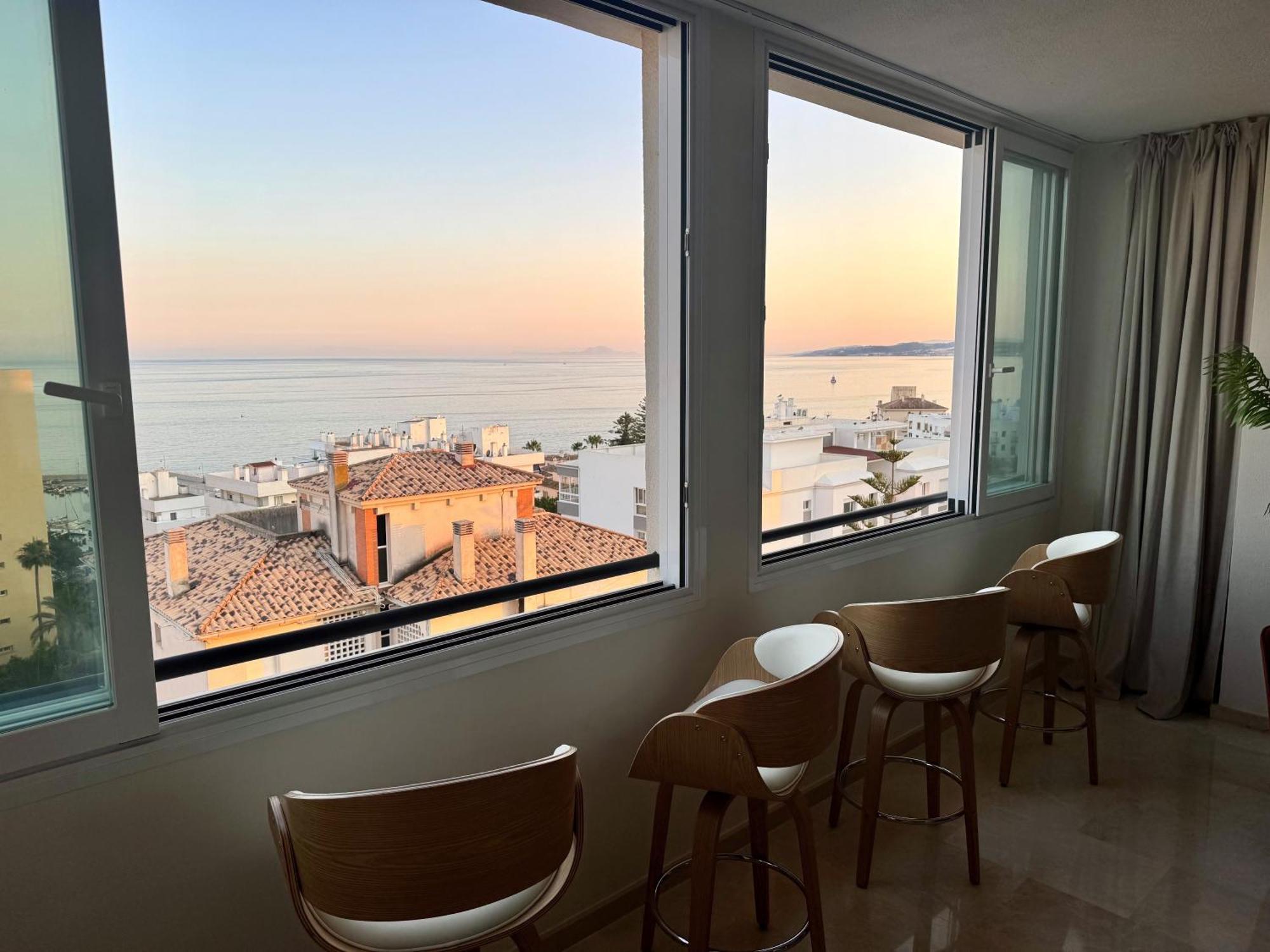 Stunning Marina Seaview Penthouse - Puerto Deportivo *