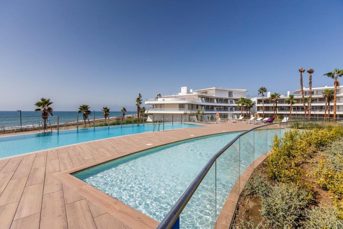 The Edge - Beachfront 2 Bedroom Apartment