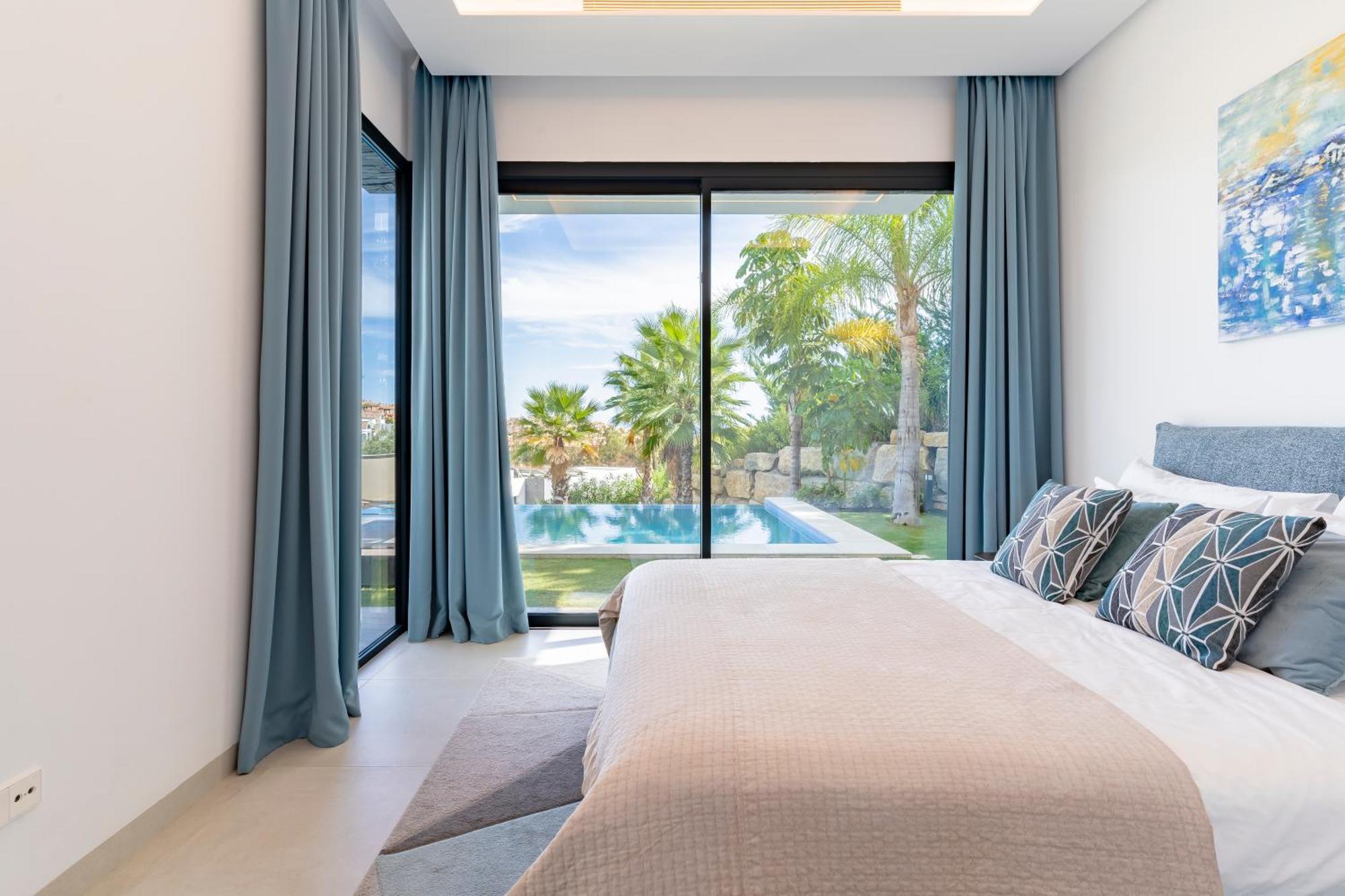 Michaela Moderna De Super Lujo Con Piscina Y Vistas Villa Estepona