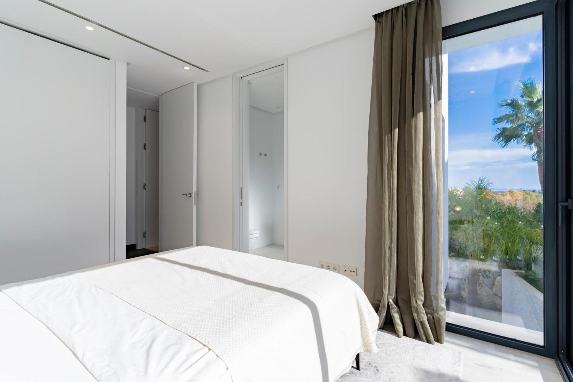 Villa Michaela Moderna De Super Lujo Con Piscina Y Vistas Estepona